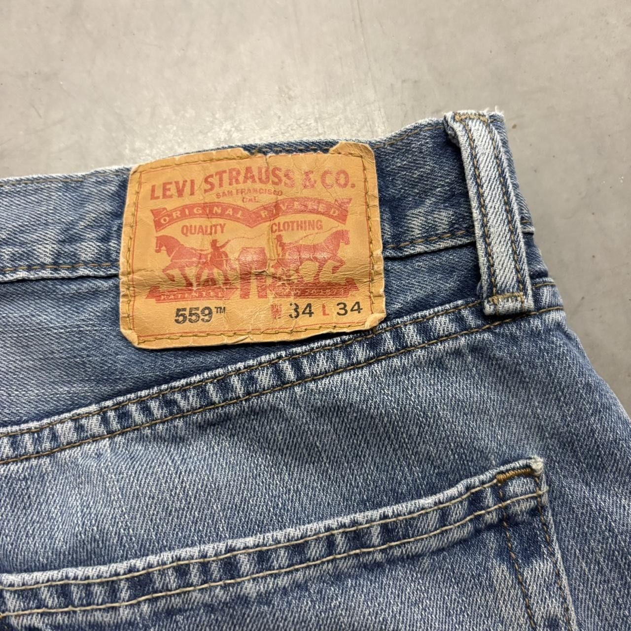 Levi's Crazy Vintage Y2K/2000s Levis Baggy Skater Style Medium Blue Wash Denim Jeans! Size US 34 / EU 50 - 8 Thumbnail