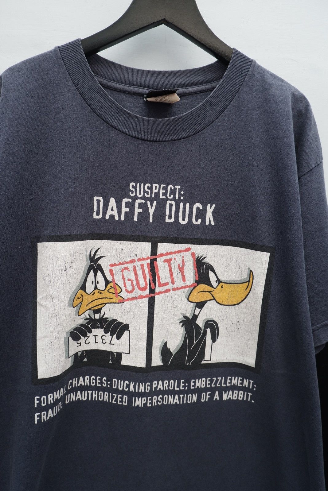Vintage Vintage Warner Bros Daffy Duck cr 1997 tshirt Size US L / EU 52-54 / 3 - 1 Thumbnail
