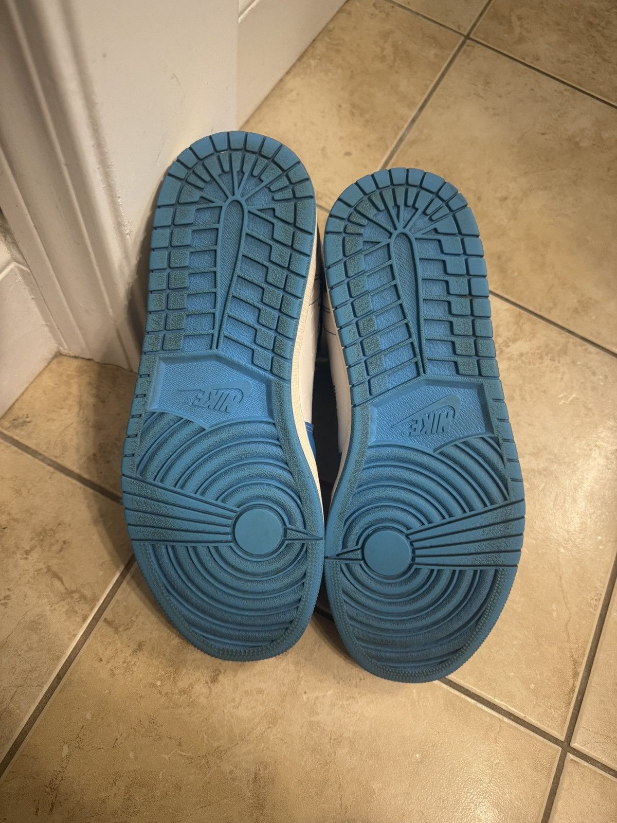 Jordan Brand × Off-White Jordan 1 off white unc Size US 10.5 / EU 43-44 - 9 Thumbnail