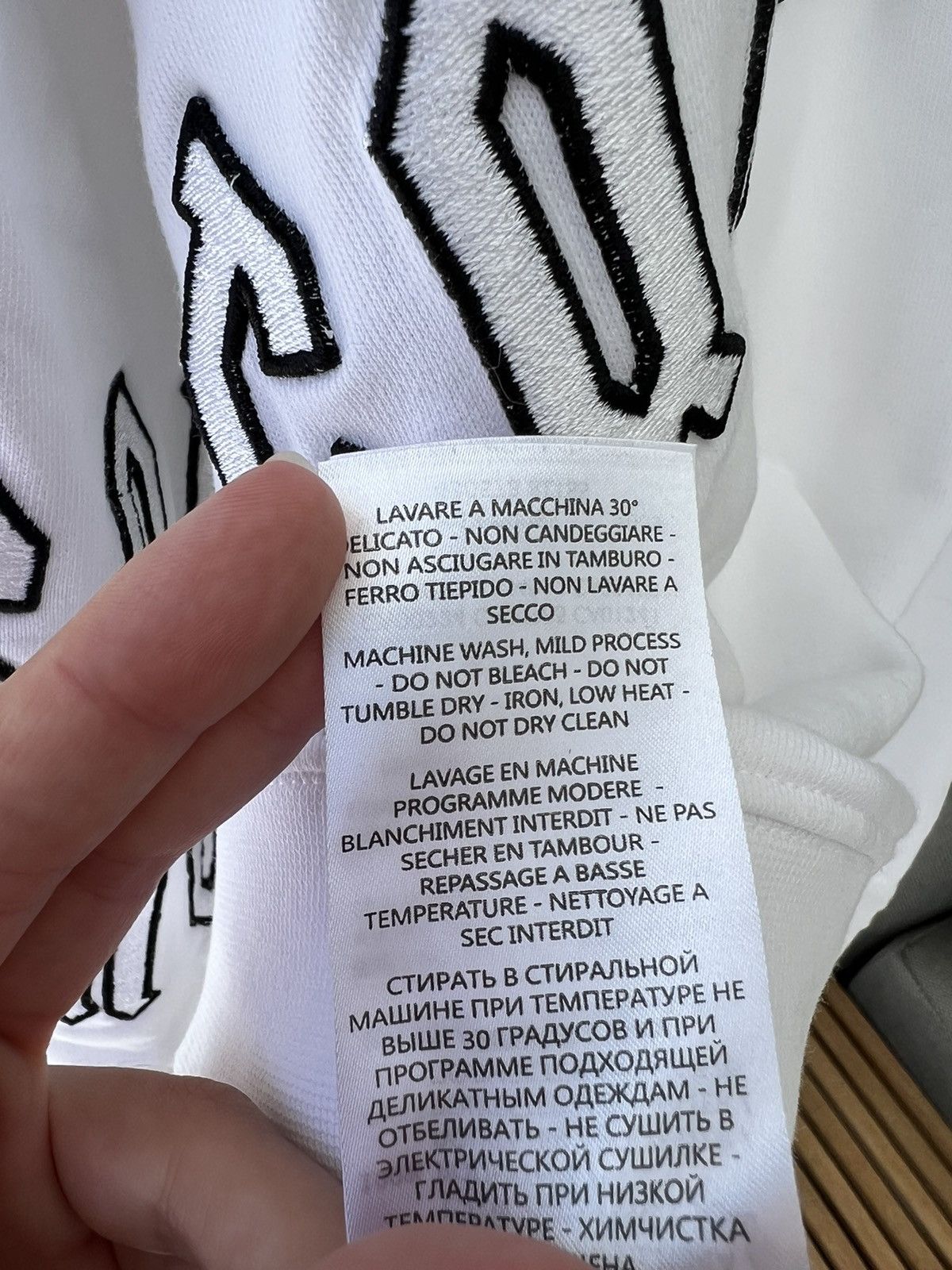 MCQ McQueen White Sweatshirt Size L Size US XL / EU 56 / 4 - 5 Thumbnail