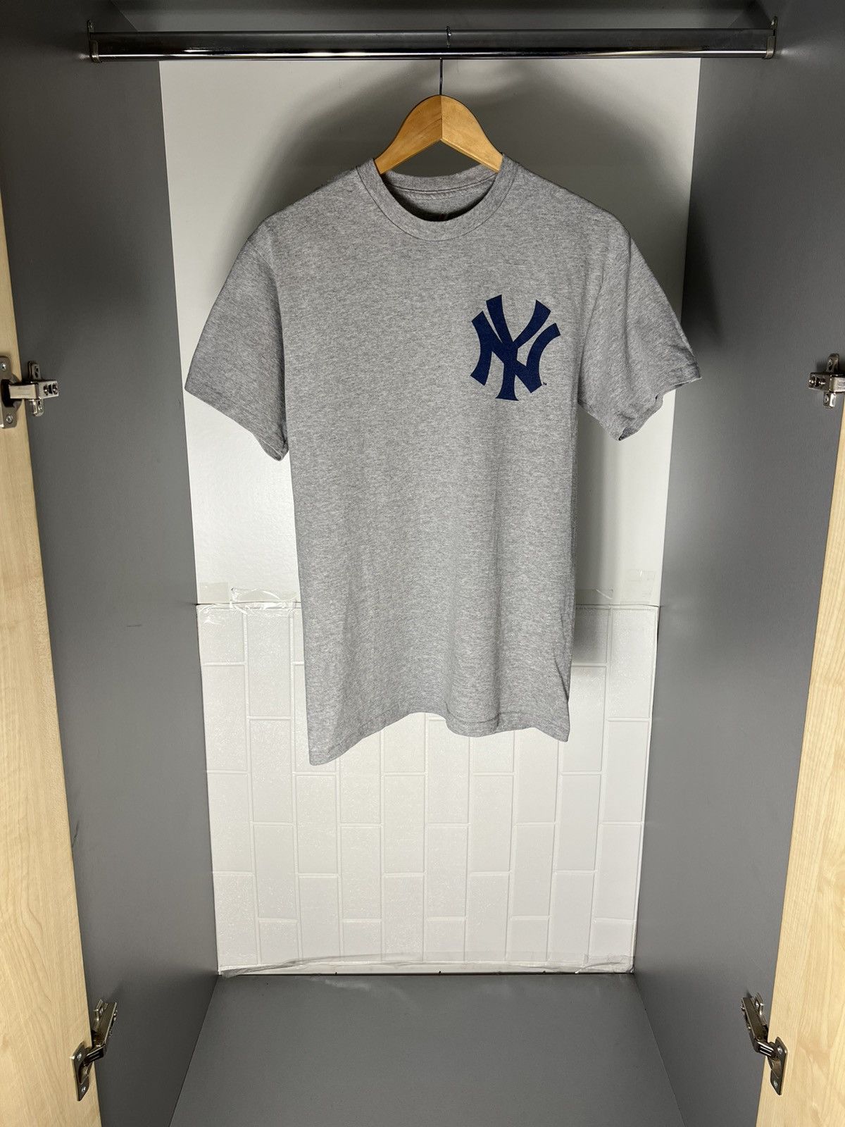 Majestic VINTAGE MAJESTIC NEW YORK YANKEES MLB RETRO T-SHIRT Y2K 90s Size US M / EU 48-50 / 2 - 1 Thumbnail