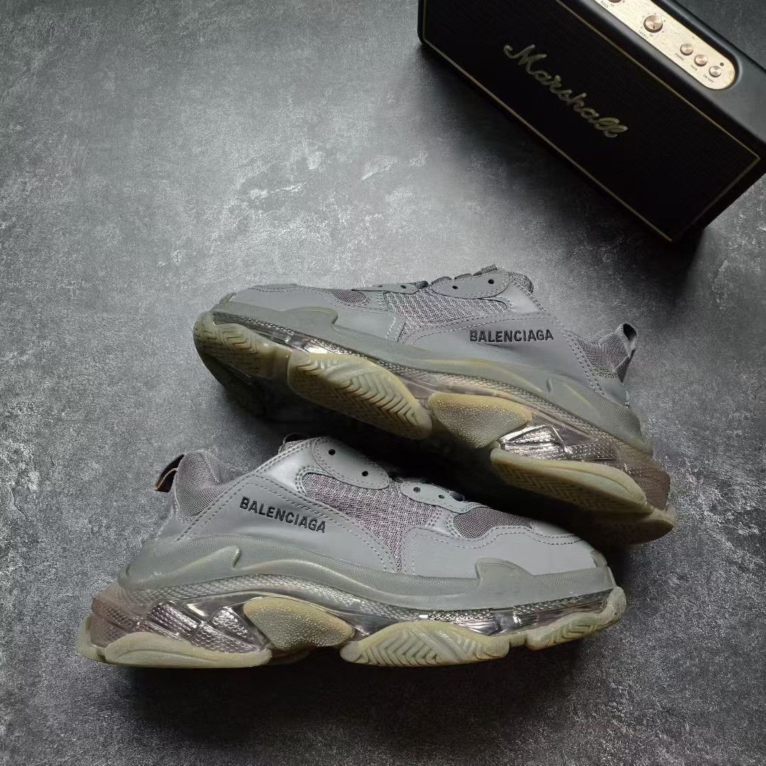 Balenciaga Balenciaga Gray Lowtop Sneakers S Men Size US 10 / EU 43 - 1 Thumbnail