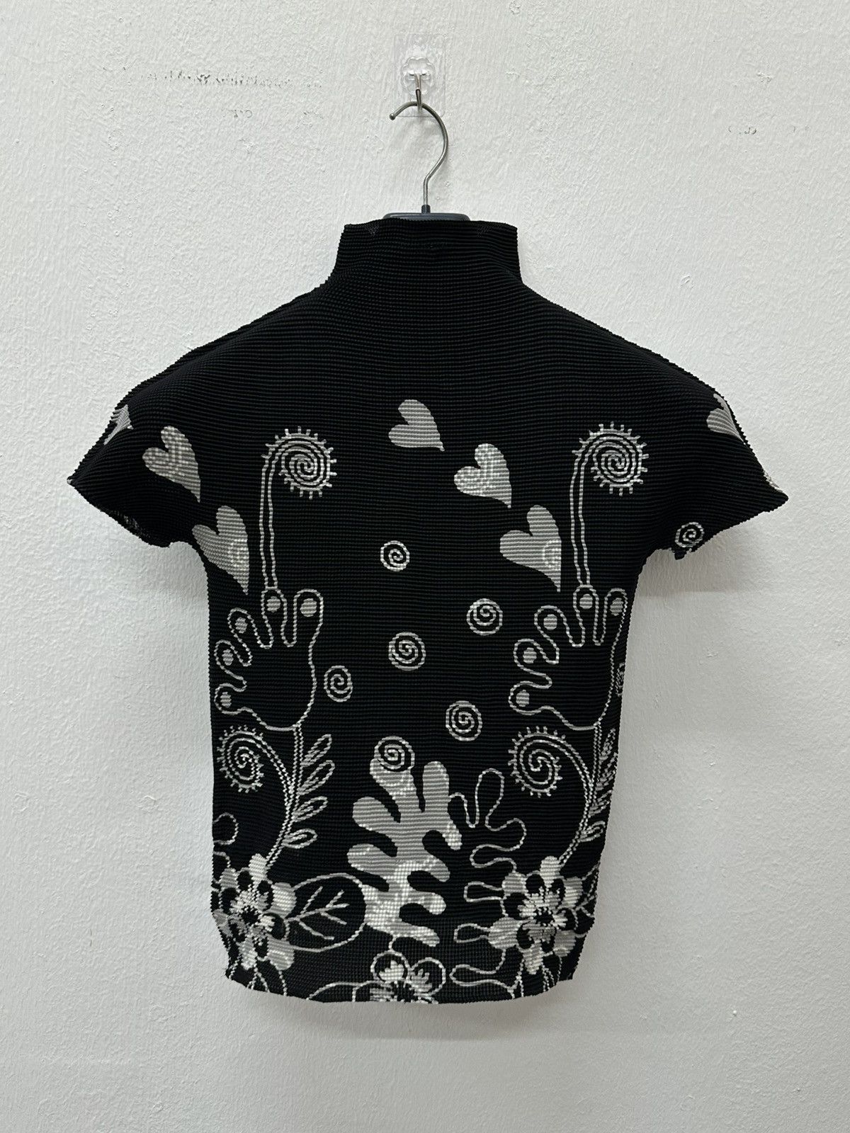 Pleats Please Issey Miyake Pleat Please Issey Miyake Me Heart Printed Shirt Size US S / EU 44-46 / 1 - 14 Thumbnail