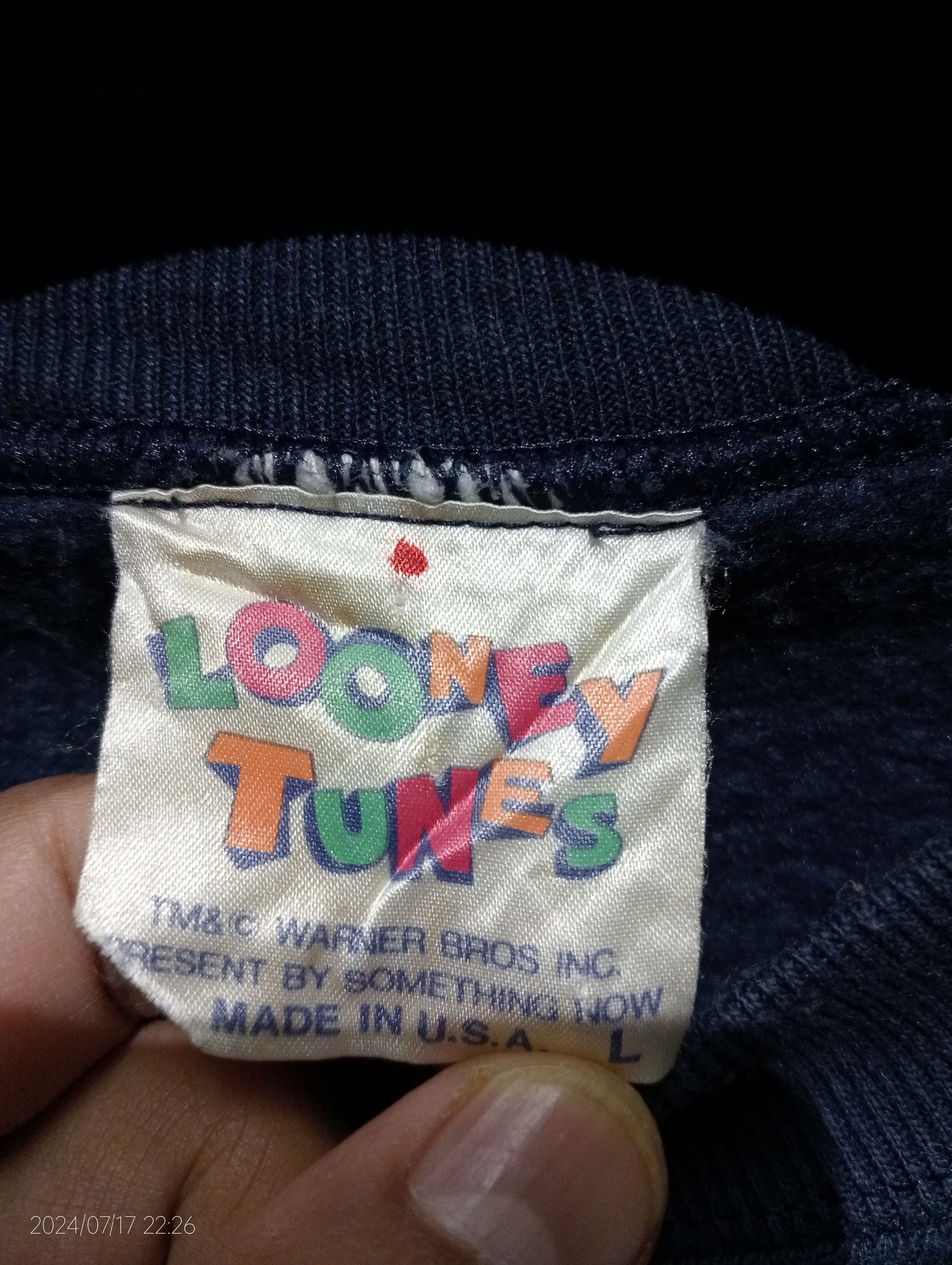 Warner Bros Vintage '90s Looney Tunes Tweety Crewneck Sweatshirt USA Size US L / EU 52-54 / 3 - 2 Thumbnail