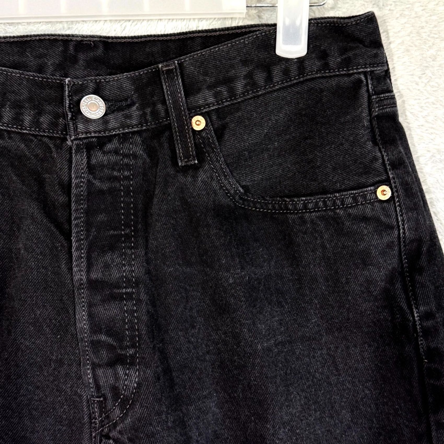 Levi's Levi’s 501 Jeans 38x32 Black Denim Button Fly Straight Leg Men’s Size US 38 / EU 54 - 4 Thumbnail