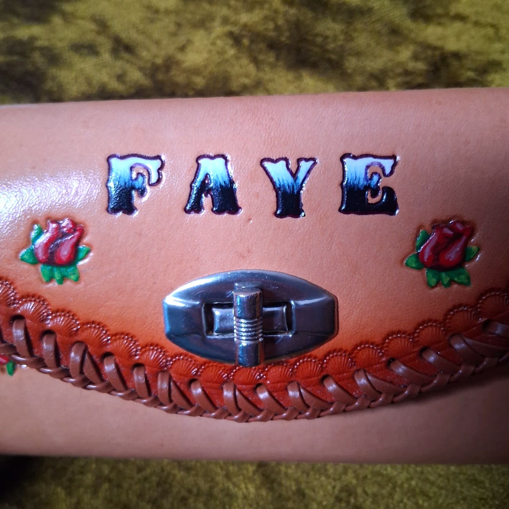 Vintage VINTAGE Tooled Leather Wallet Trifold Checkbook Photos FAYE Red Roses Floral Braided Trim Hippie Style Women Wallet 7.5" Brown Leather Size ONE SIZE - 5 Thumbnail