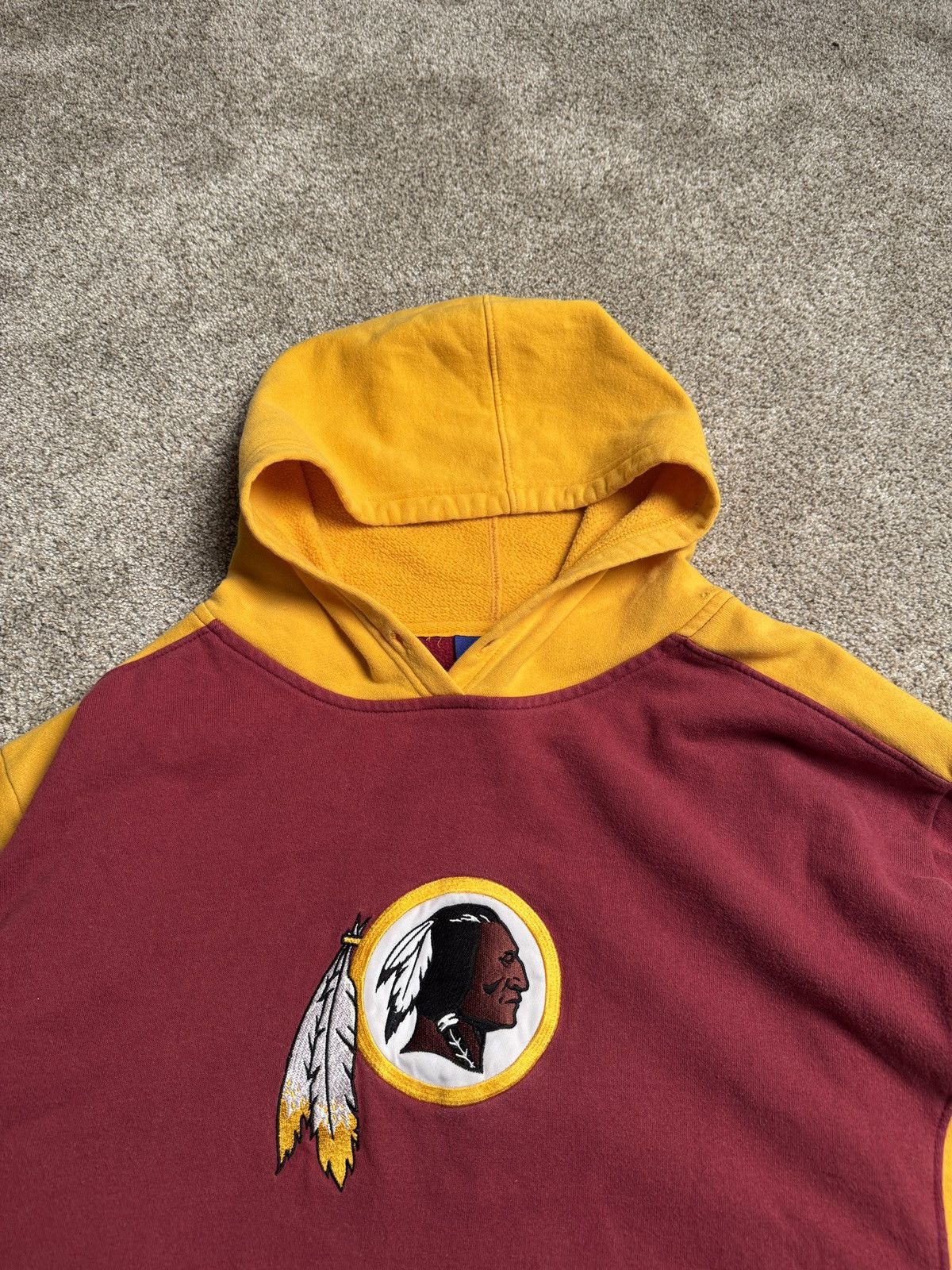 Reebok REEBOK “WASHINGTON REDSKINS” COLOUR BLOCK PULLOVER HOODIE Size US XXL / EU 58 / 5 - 2 Thumbnail