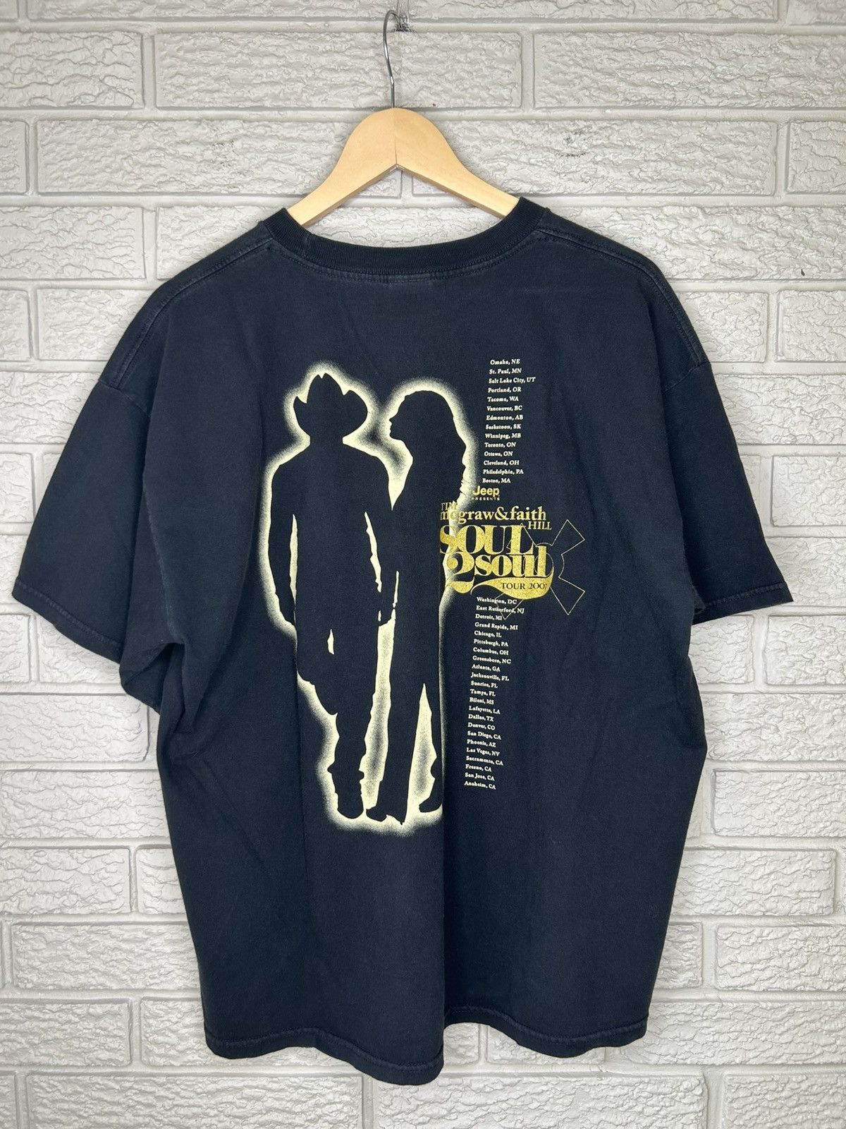 Vintage Vintage Tim Mcgraw & Faith Hill Soul 2 Soul Tour T Shirt Size US XL / EU 56 / 4 - 7 Thumbnail