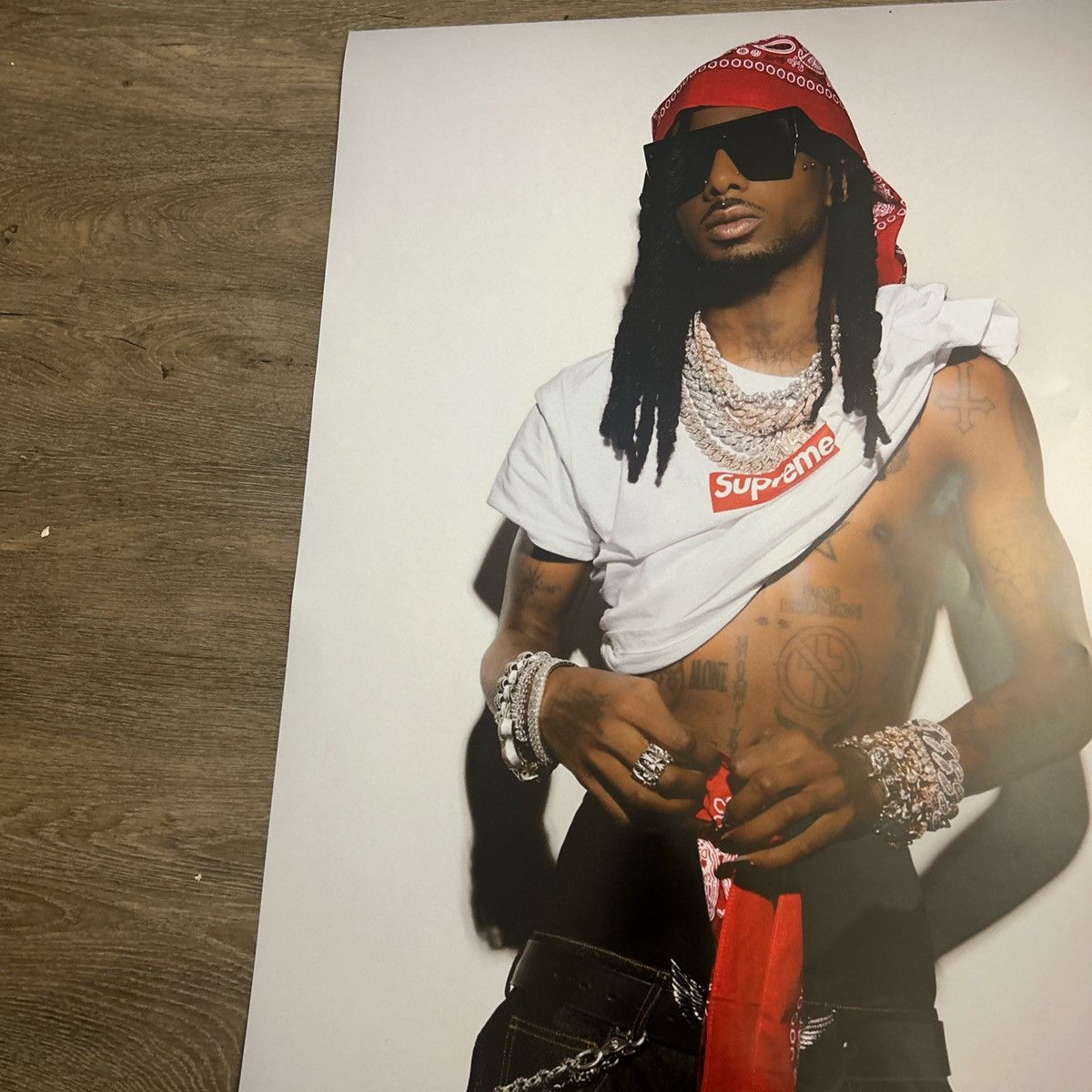 supreme Playboy carti ポスター　1枚 supreme Playboy carti ポスター 1枚 - メルカリ