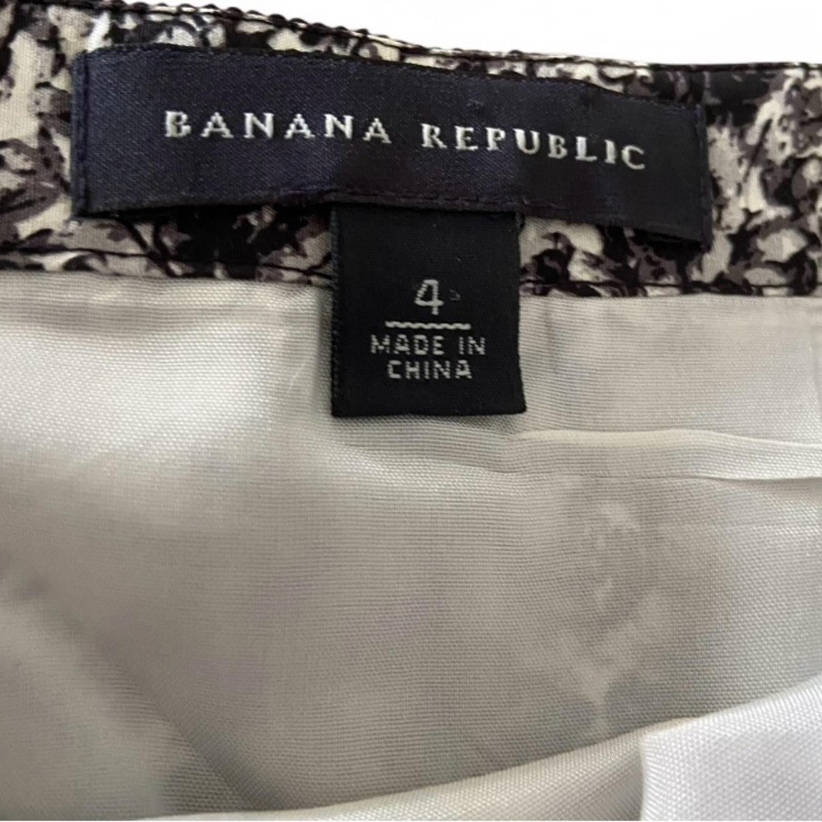 Banana Republic Banana Republic Silk Black Floral A-Line Skirt Womens Size 4 Size 27" / US 4 / IT 40 - 4 Thumbnail