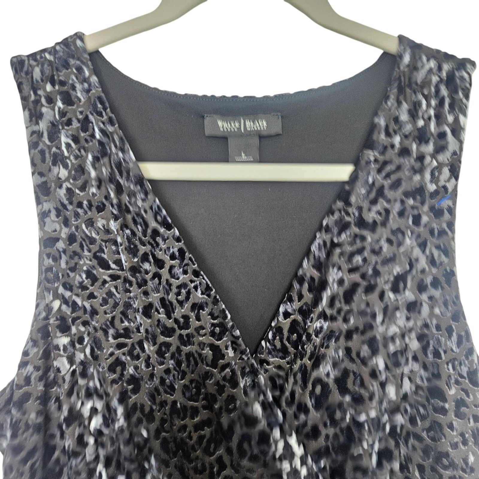 White House Black Market White House Black Market Womens Velvet Burnout Surplice Top Size L / US 10 / IT 46 - 2 Thumbnail