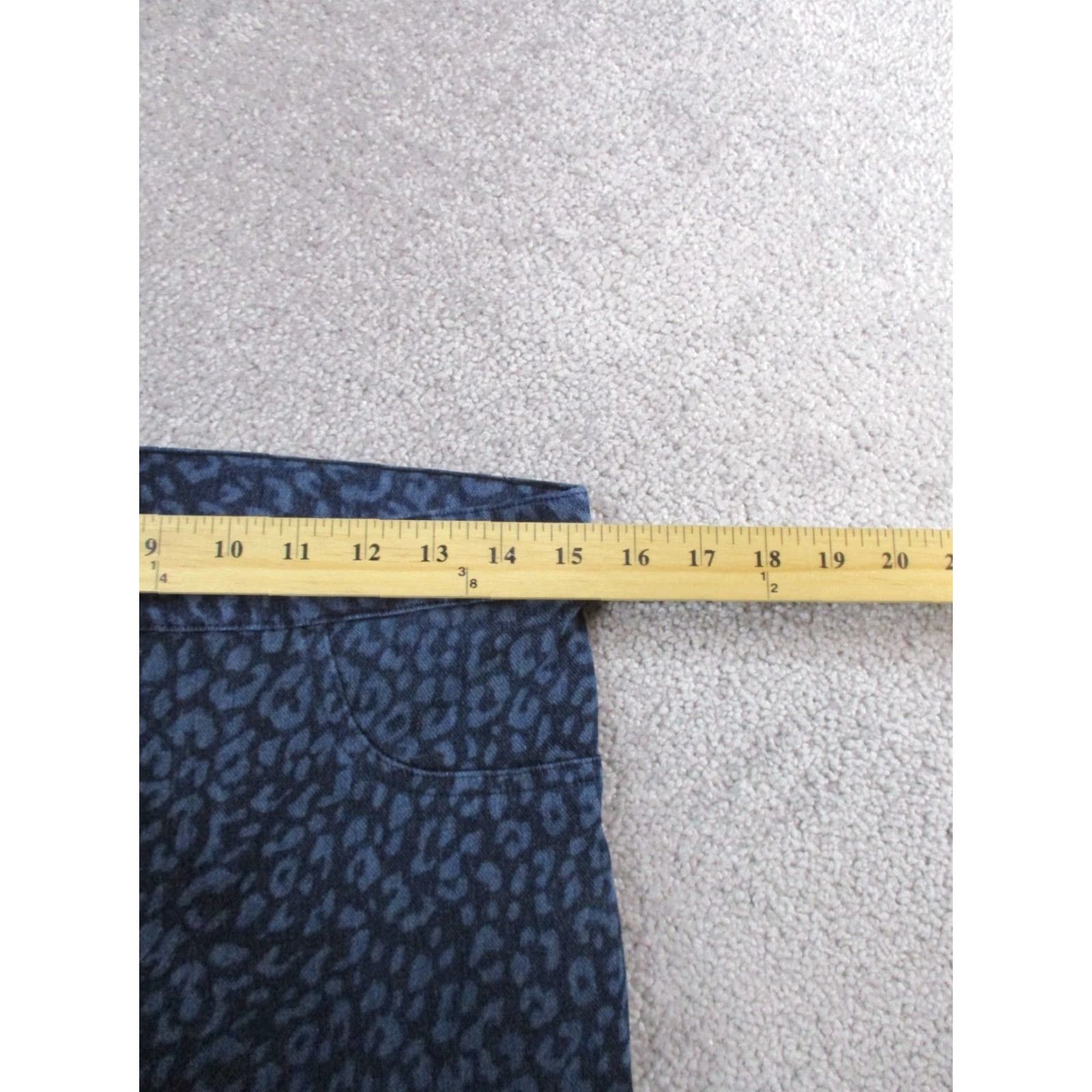 Spanx VINTAGE Spanx Jeggings Womens Medium Dark Blue Leopard Print Stretch Denim Animal Pattern 2010s Womens Size 32" / US 10 / IT 46 - 6 Thumbnail