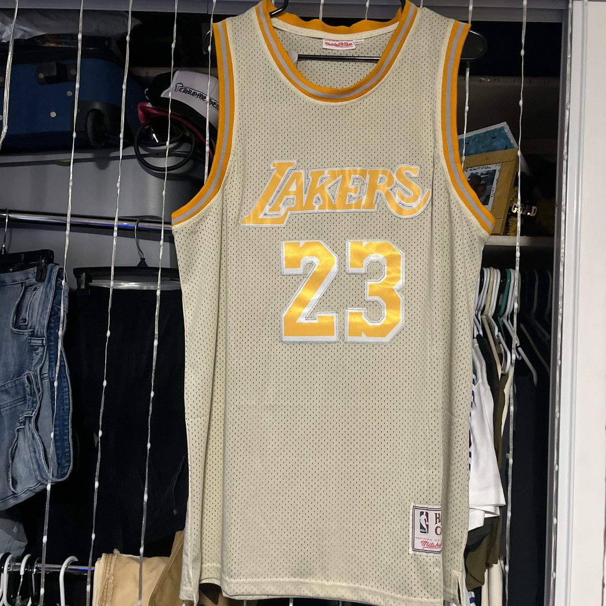 Mitchell & Ness yellow and tan colored lakers #23 lebron hardwood classic Size US XXL / EU 58 / 5 - 1 Thumbnail