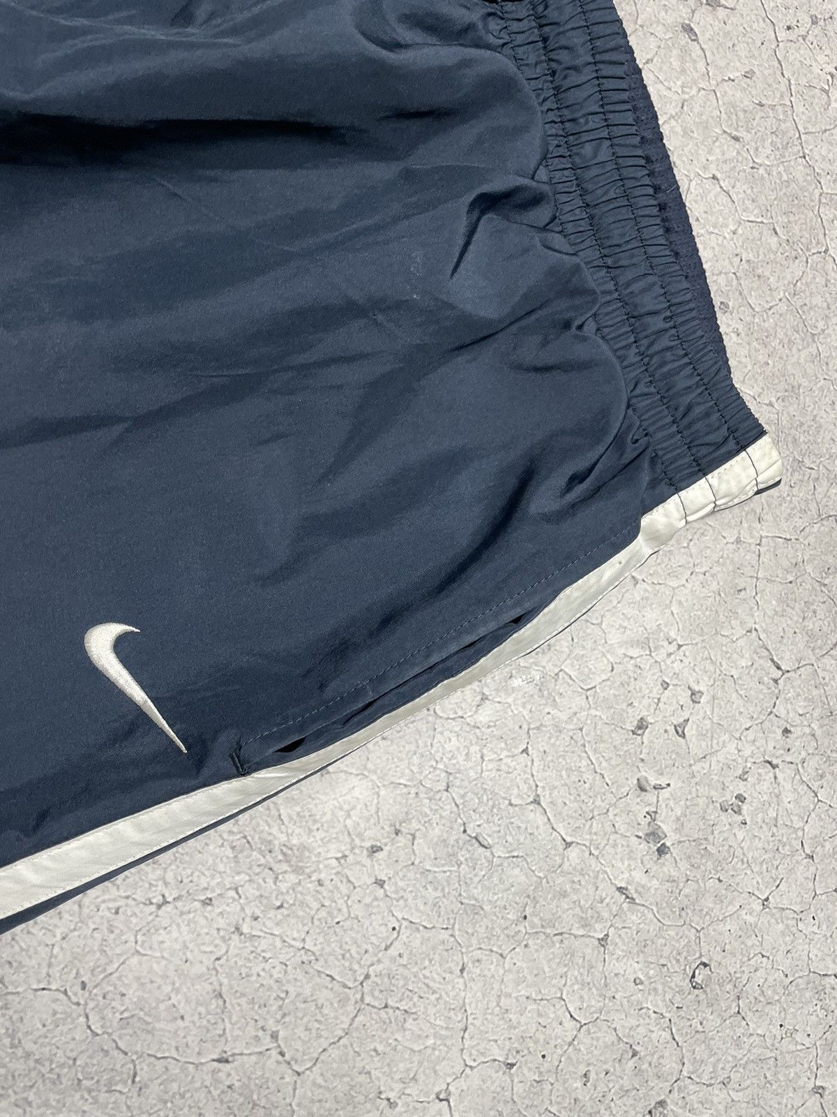 Nike Vintage Nike Nylon Track Pants Drill Y2K Swoosh Hype Size US 34 / EU 50 - 4 Thumbnail