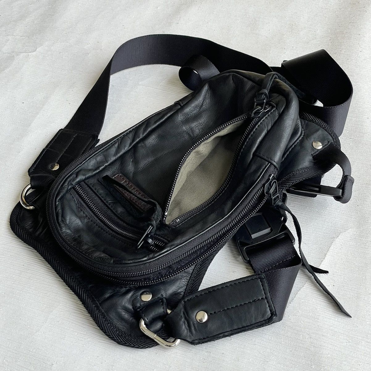 Japanese Brand RUSHITANI TACTICAL 2 WAY LEATHER LEG BAG Size ONE SIZE - 10 Thumbnail