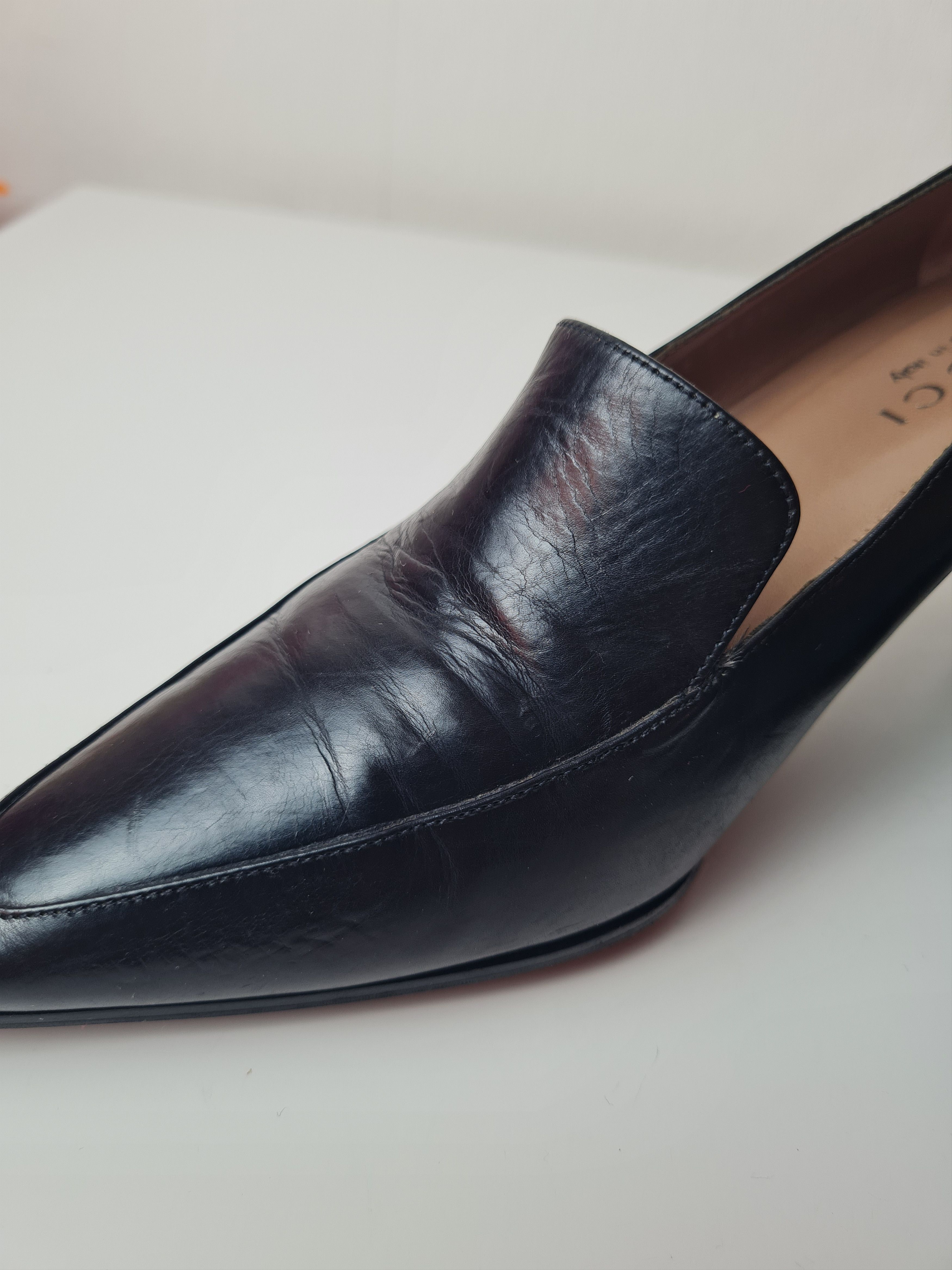 Gucci Vintage shoes Gucci almond toe heels black Luxury Sz 38 Size US 8 / IT 38 - 24 Thumbnail