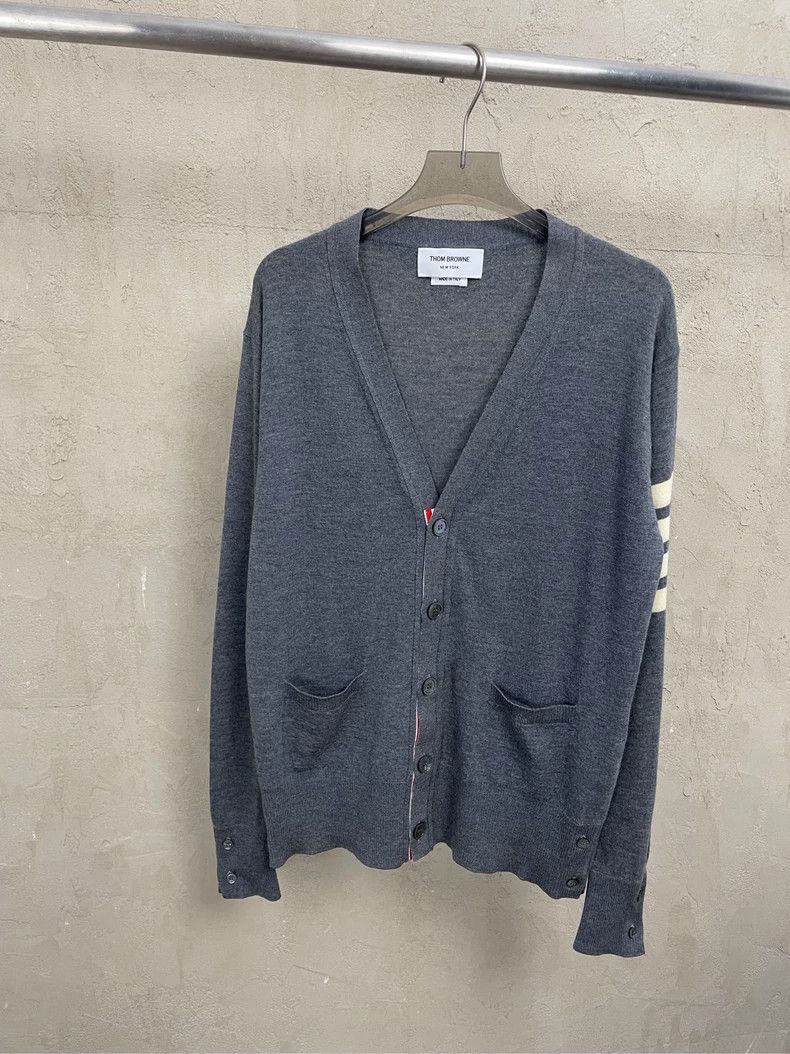 Thom Browne Thom browne Gray four-striped wool cardigan jacket 2504-Nex Size US L / EU 52-54 / 3 - 1 Thumbnail