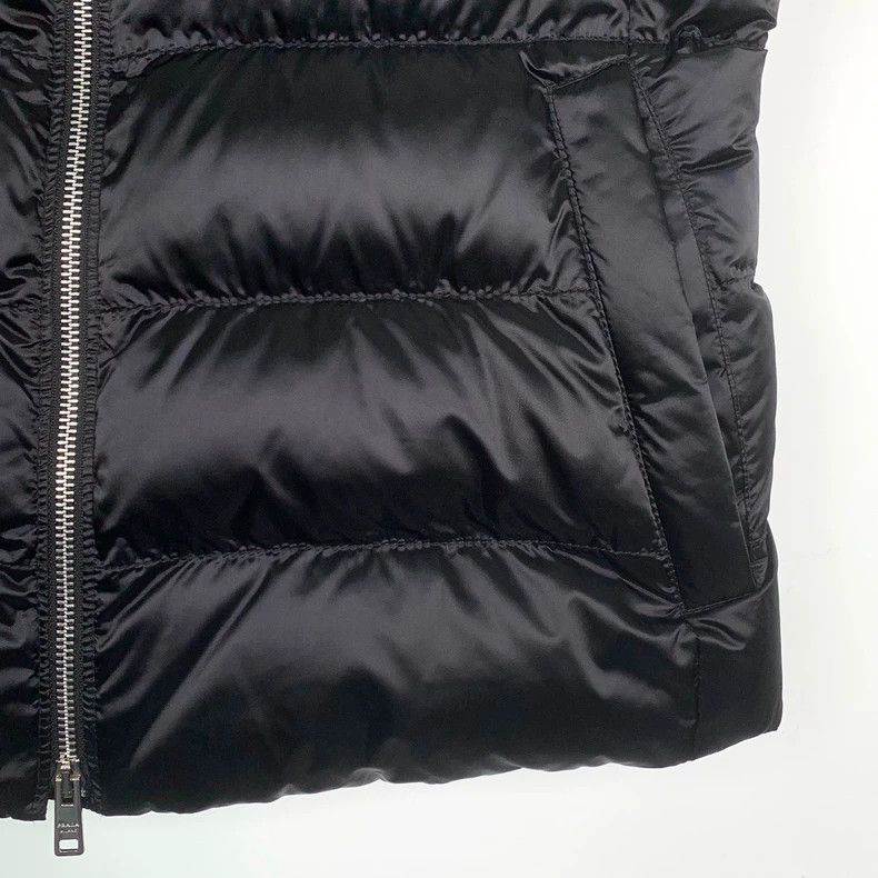Prada Prada Logo triangle stand-up collar down jacket vest 2501- Size US S / EU 44-46 / 1 - 4 Thumbnail
