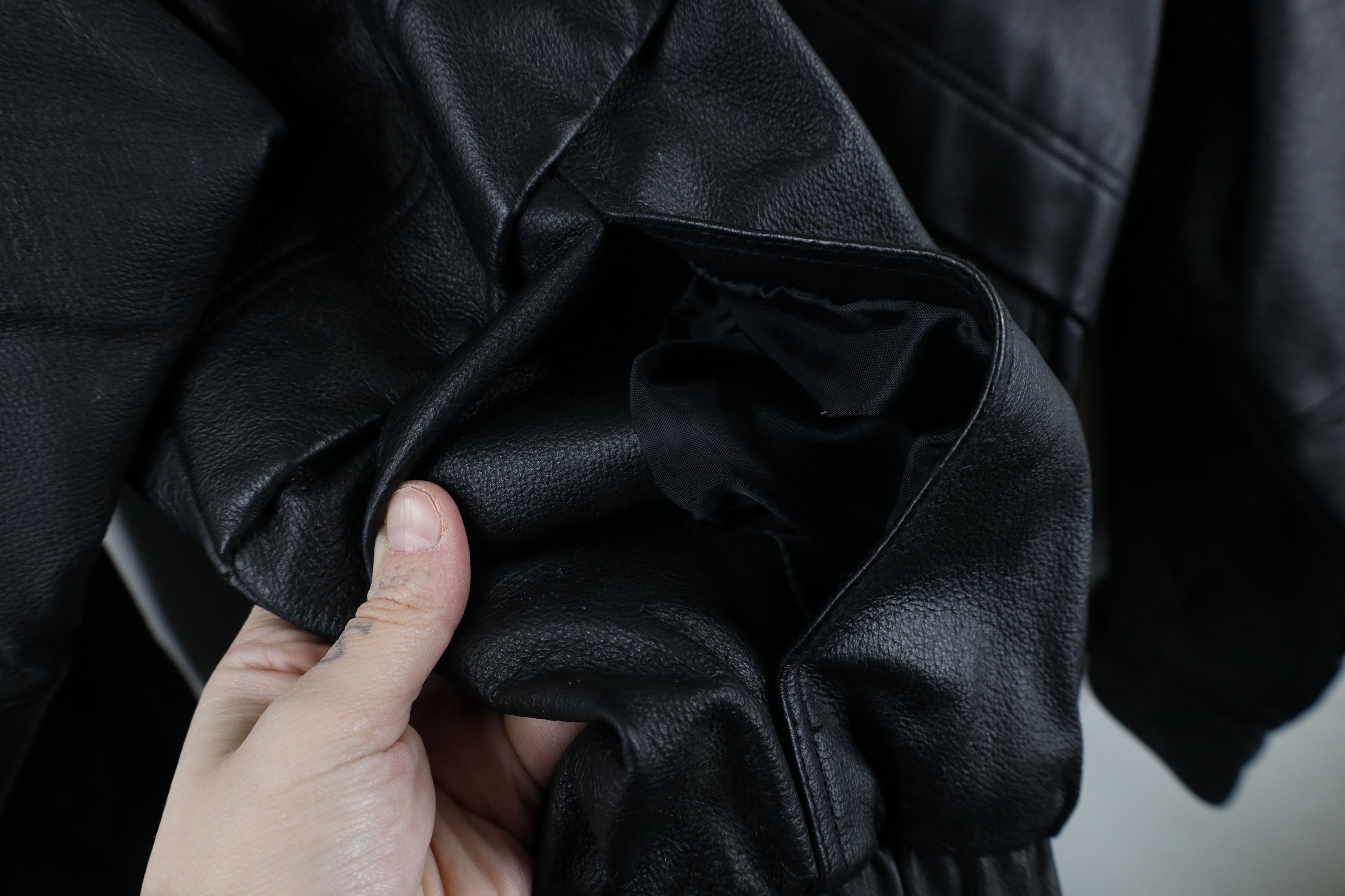 Vintage Vintage 90s Streetwear Quilted Leather Bomber Jacket Black Size US XL / EU 56 / 4 - 7 Thumbnail
