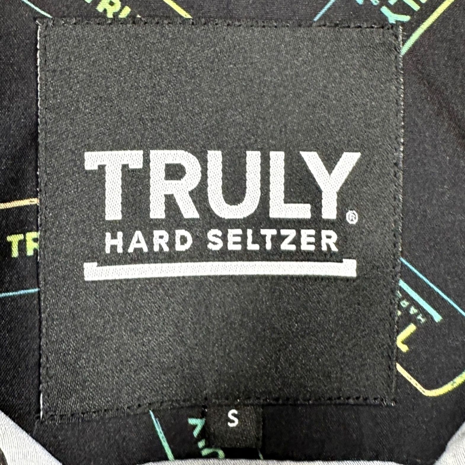 Vintage Truly Hard Seltzer Brist MFG Mens Button Up Shirt Small Black Graphic Print NEW Size US S / EU 44-46 / 1 - 5 Thumbnail