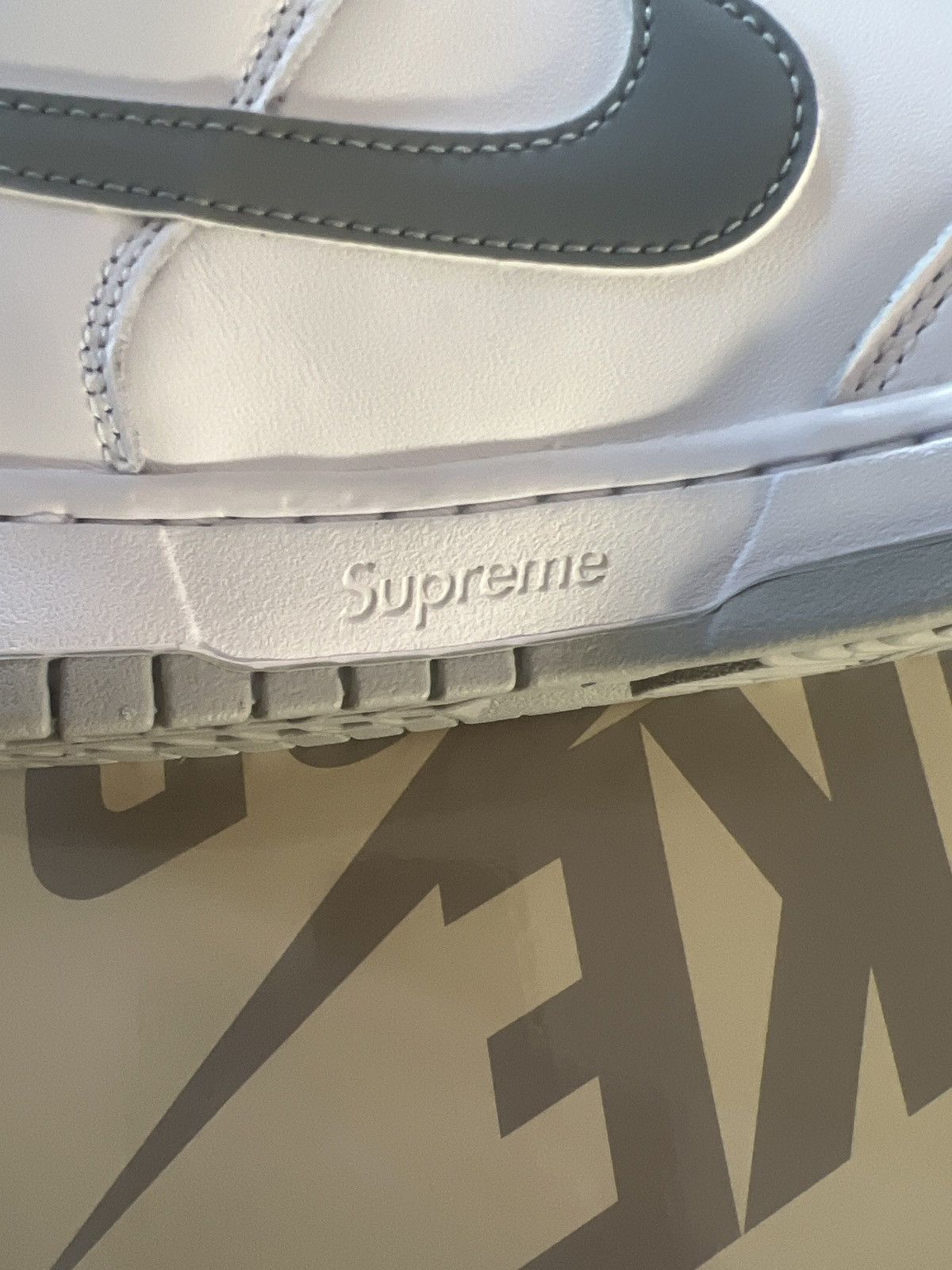 Nike × Supreme Supreme Nike SB dunk low Size US 11 / EU 44 - 7 Thumbnail