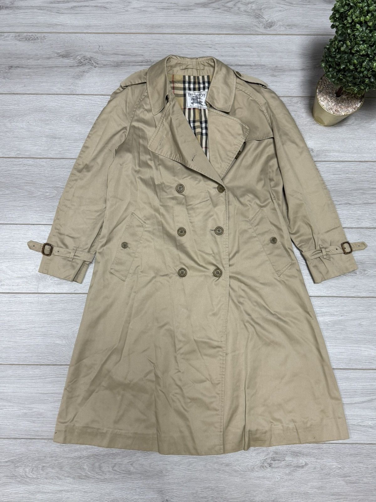 Burberry Burberry London unisexdouble breasted trench coat nova check Size US S / EU 44-46 / 1 - 5 Thumbnail