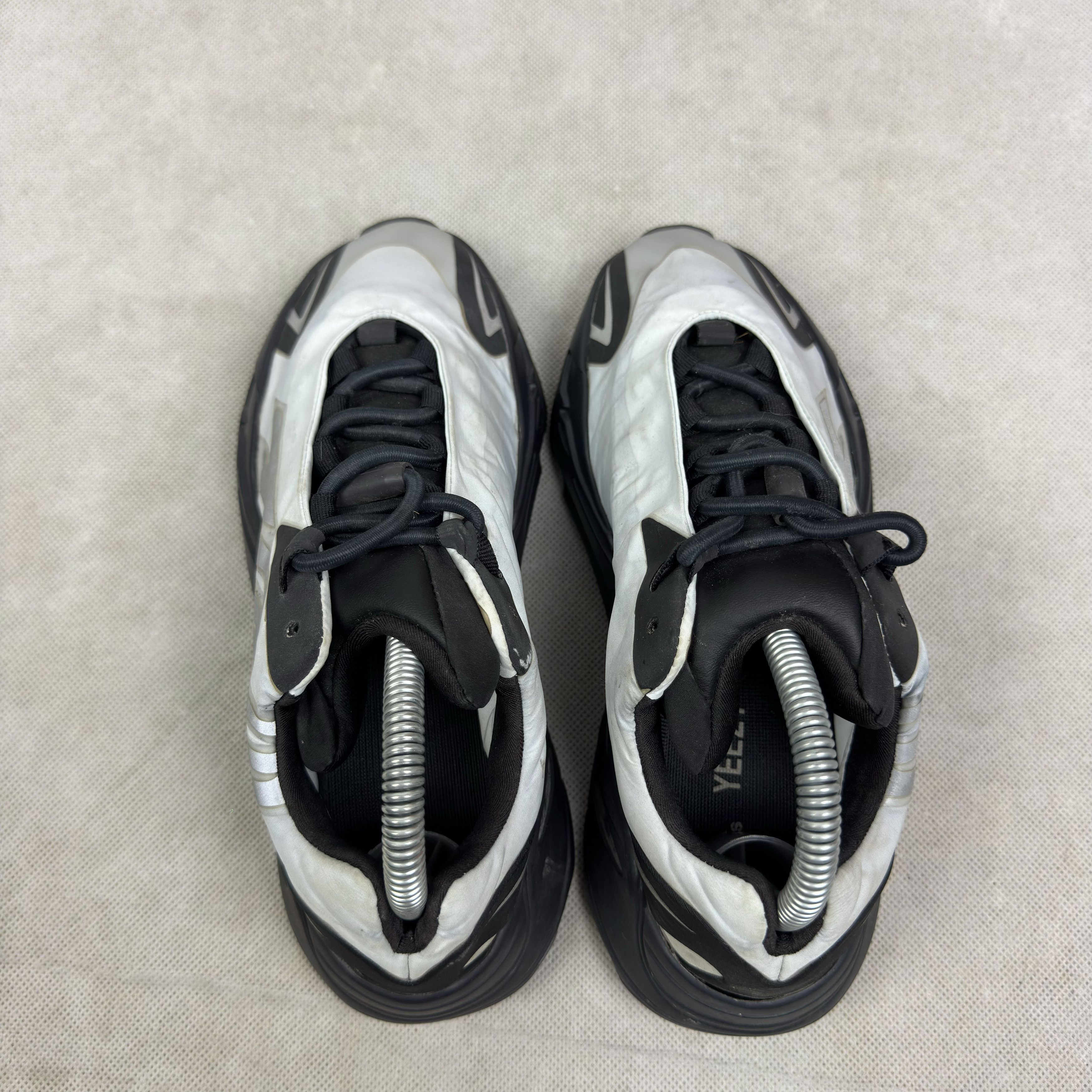 Adidas Adidas Yeezy Boost 700 MNVN GZ0711 Sneakers Shoes 6 Size US 6 / EU 39 - 6 Thumbnail