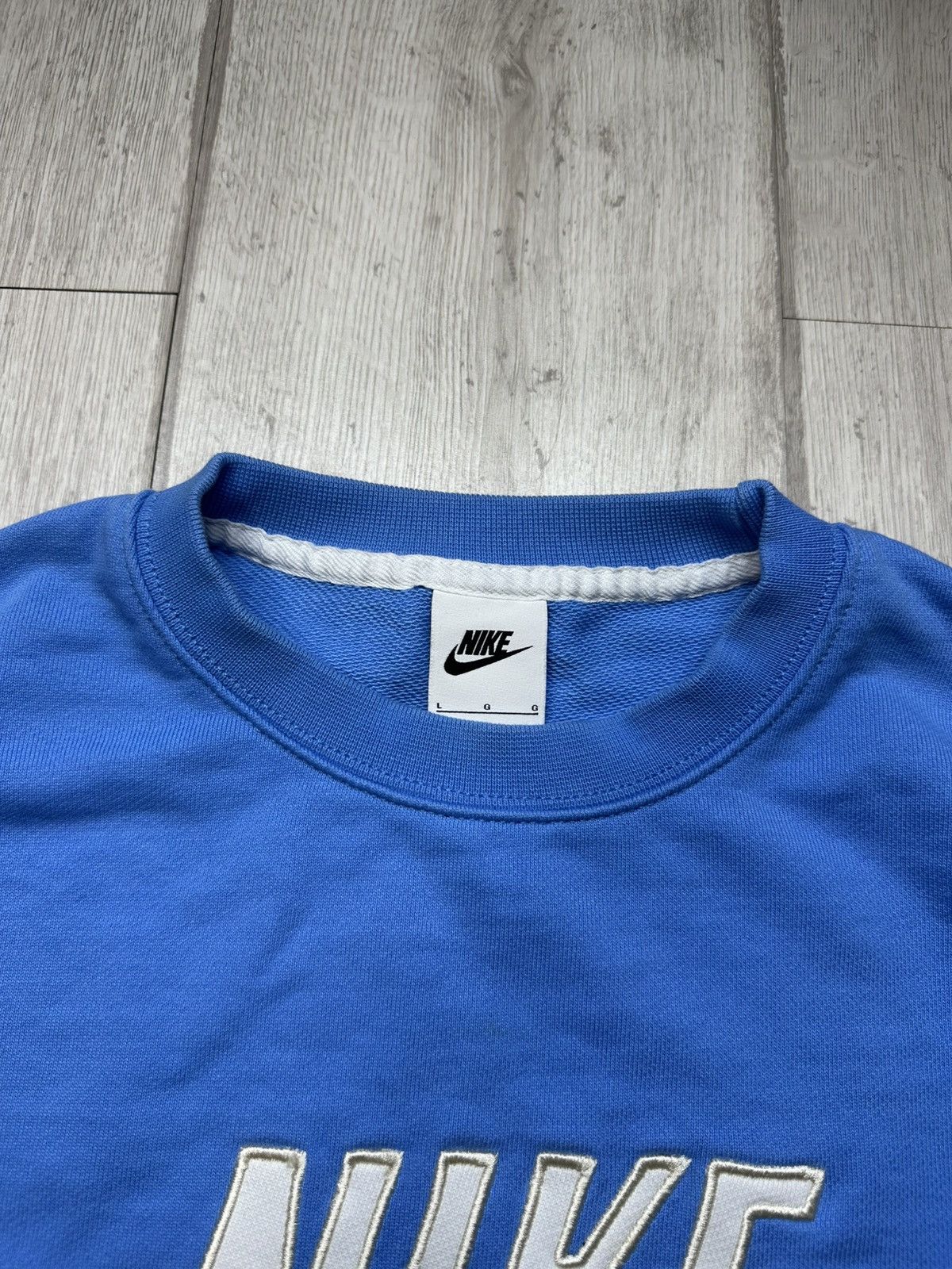 Nike Vintage Nike Big Logo Crewneck Sweatshirt Size US L / EU 52-54 / 3 - 5 Thumbnail