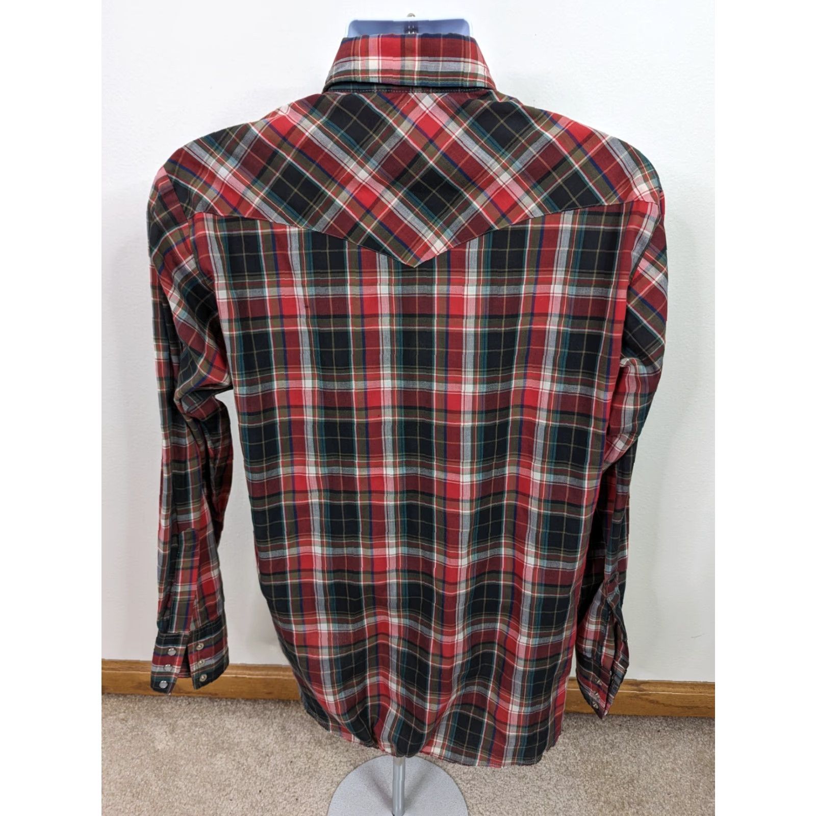 Wrangler VINTAGE Wrangler Shirt Mens M Red Cowboy Western Long Sleeve Pearl Snap 15-15.5 T2F Size US M / EU 48-50 / 2 - 3 Thumbnail