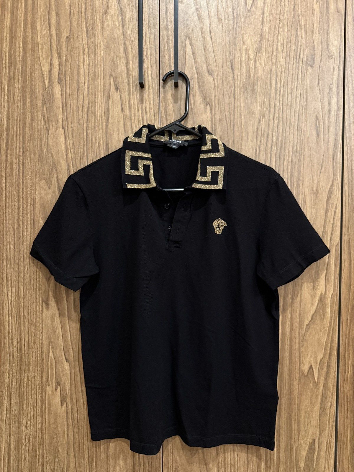VERSACE ブラック ポロシャツ ギリシャ模様 Versace VERSACE Black GRECA POLO SHIRT Small | Grailed