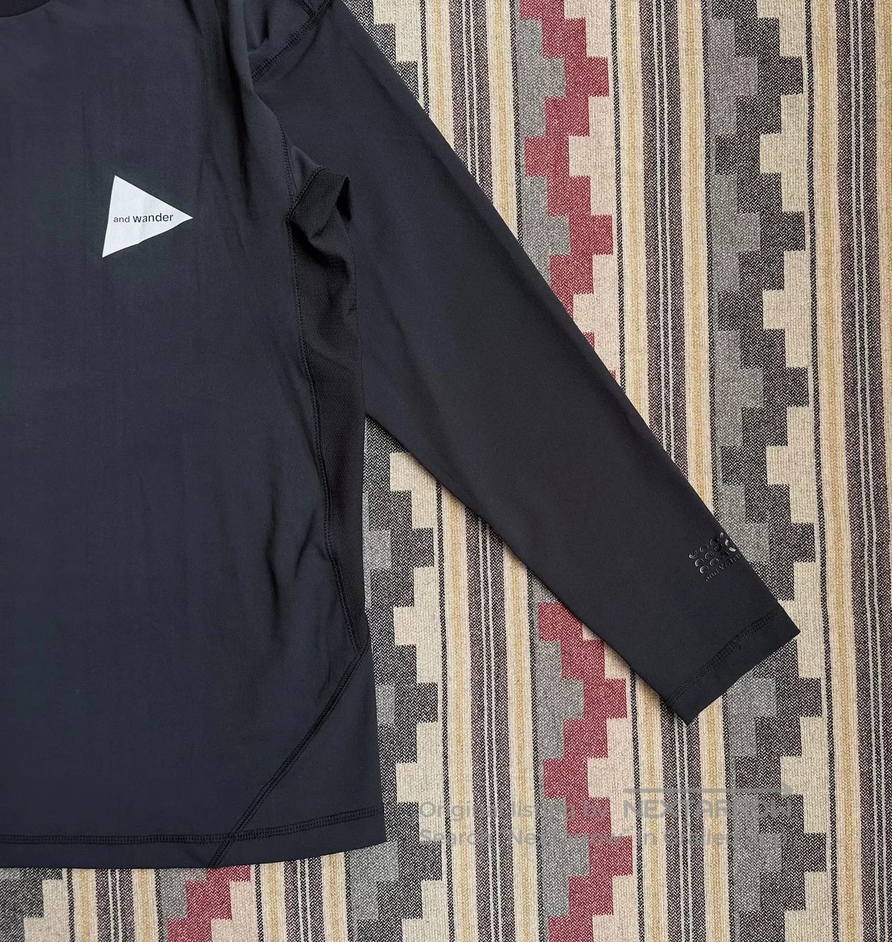And Wander and wander Rush Guard Long Sleeve T-shirt. Size US M / EU 48-50 / 2 - 5 Thumbnail