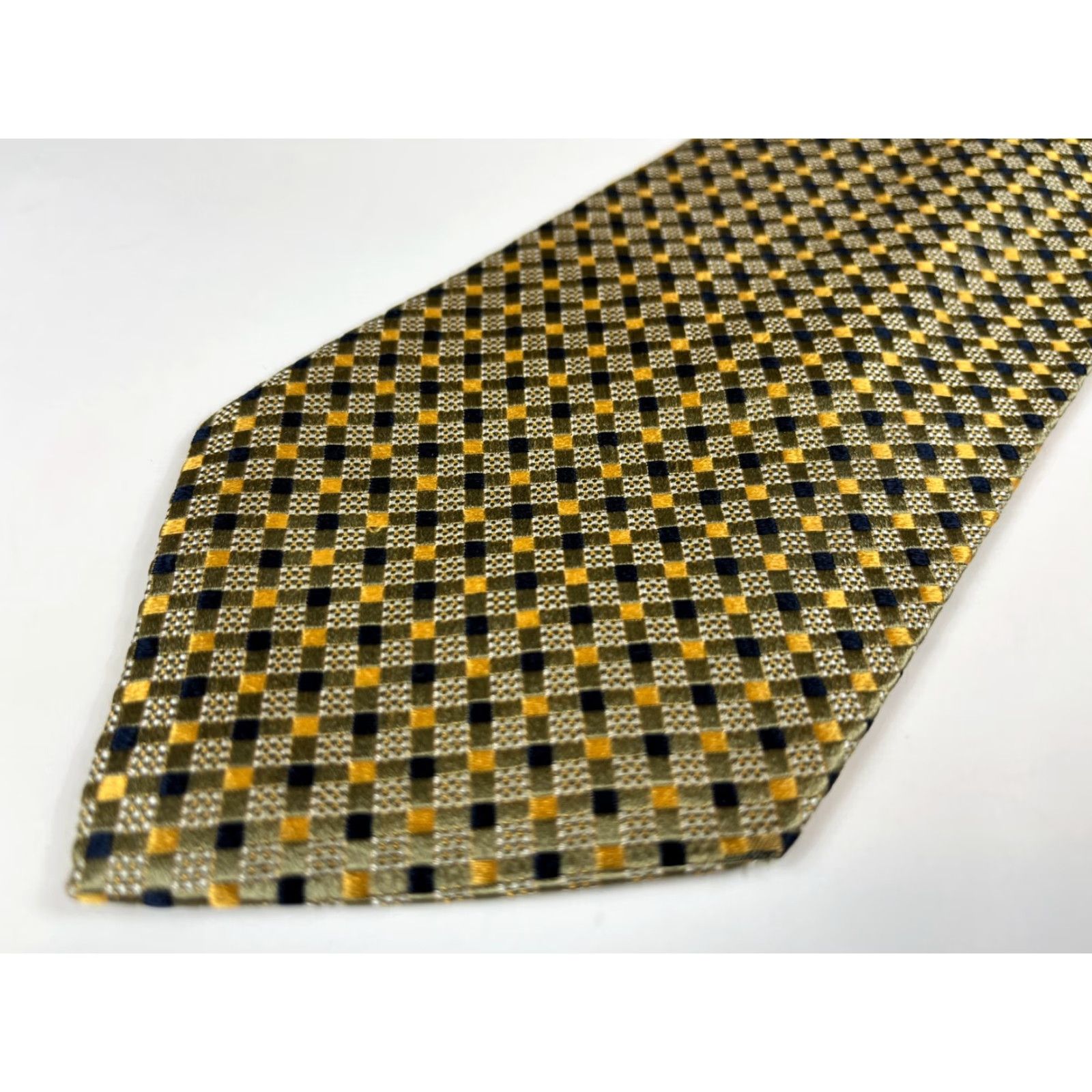 Ermenegildo Zegna VINTAGE Ermenegildo Zegna Silk Tie Geometric Men’s Gold Made in Italy 57"-60" Classic 3.75" Wide 100% Silk—Pre-owned in great condition Mens Size ONE SIZE - 5 Thumbnail