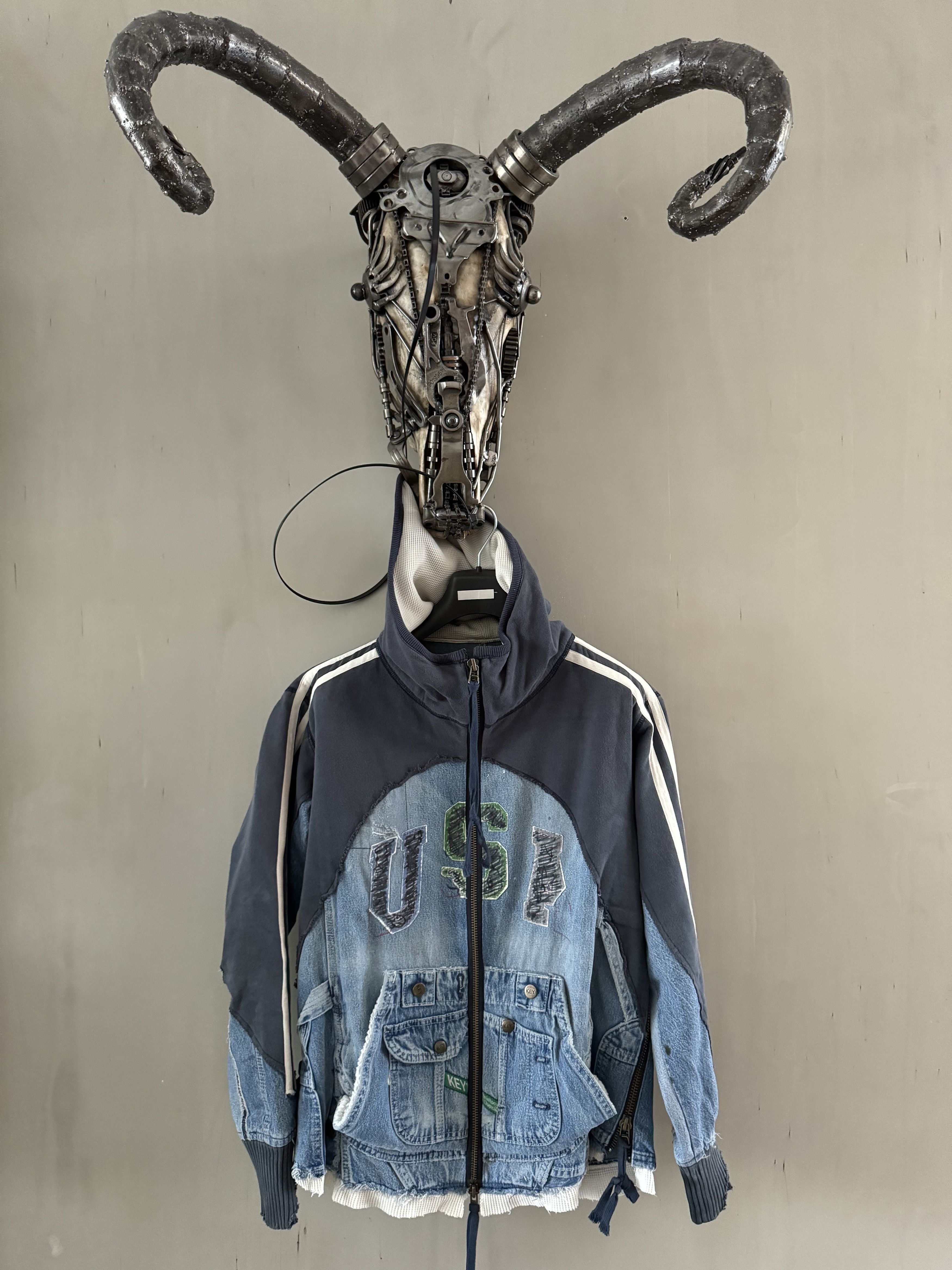 FAMOUS and rare zipped Hoody as NEW**
