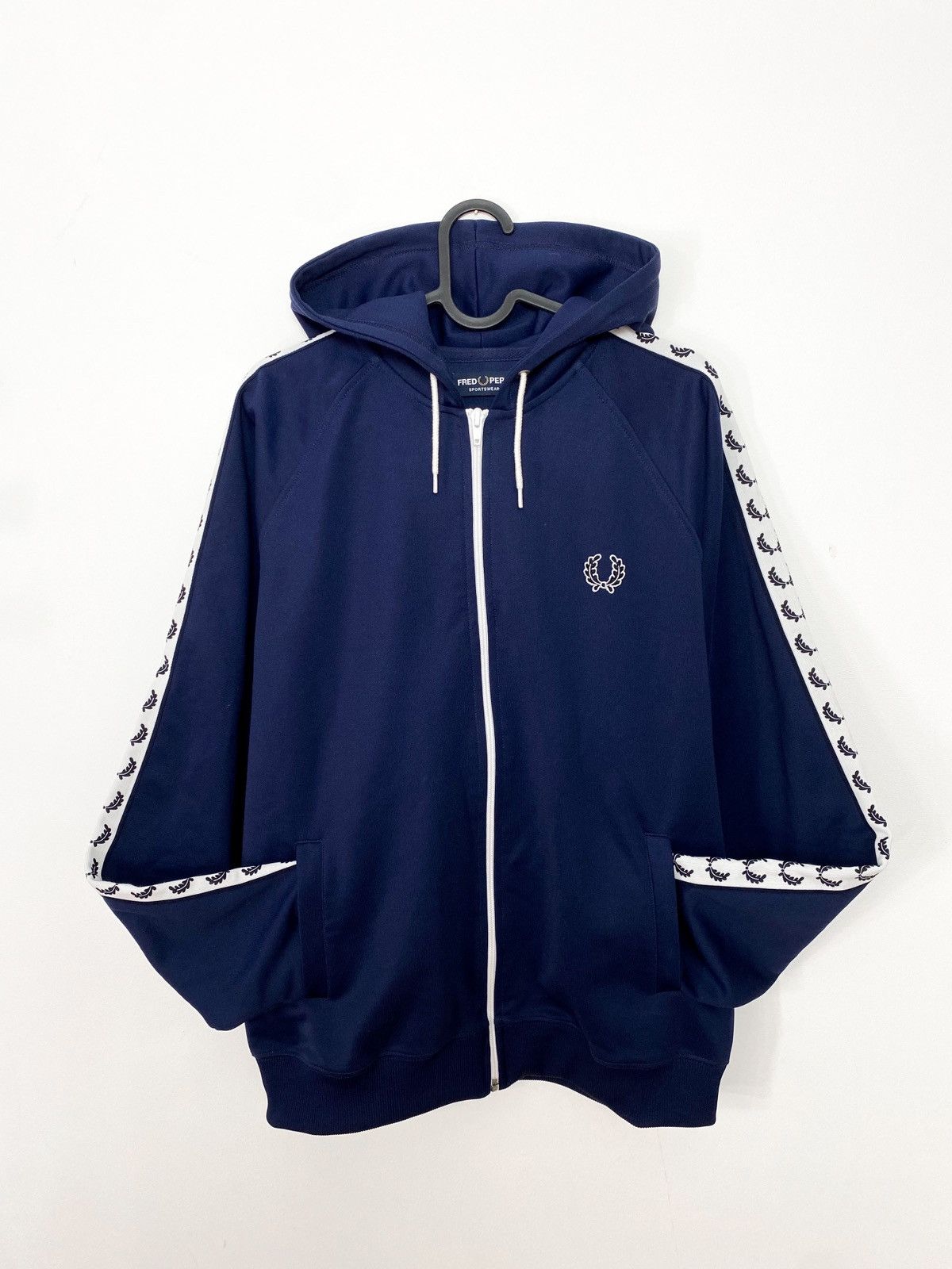 Fred Perry Fred perry taped track zip hoodie size L Size US L / EU 52-54 / 3 - 3 Thumbnail
