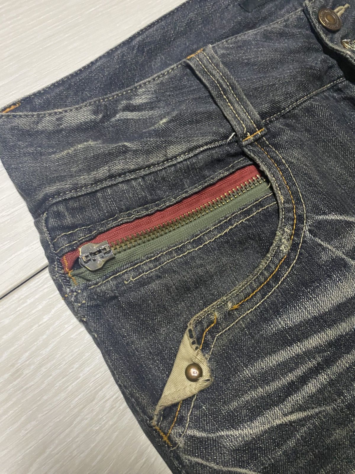 Japanese Brand Japanese Brand Memory Buckle Back Baggy Evisu Style Jeans Size US 35 - 13 Thumbnail
