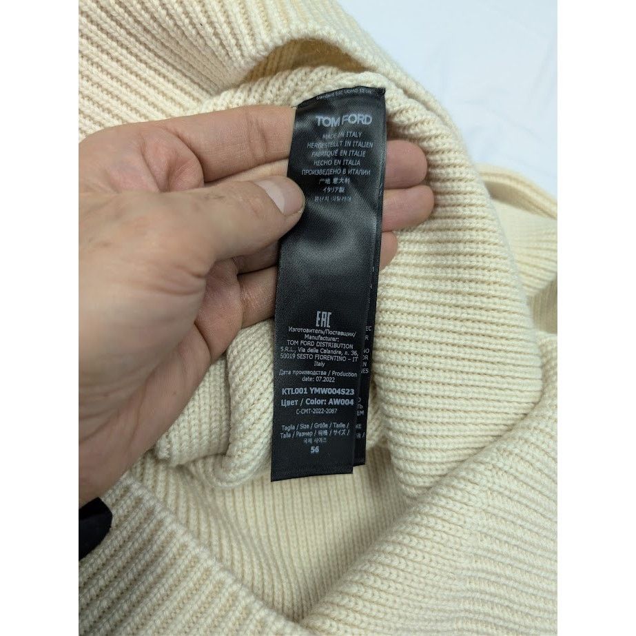 Tom Ford o1rshd1 Knitwear Button Sweater in Ivory Size US XL / EU 56 / 4 - 18 Thumbnail