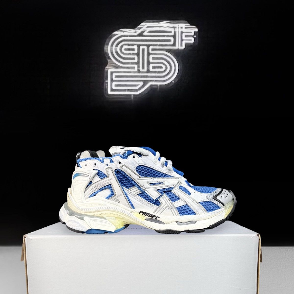 Balenciaga Balenciaga Runner Blue/White Size US 4 / IT 34 - 1 Thumbnail