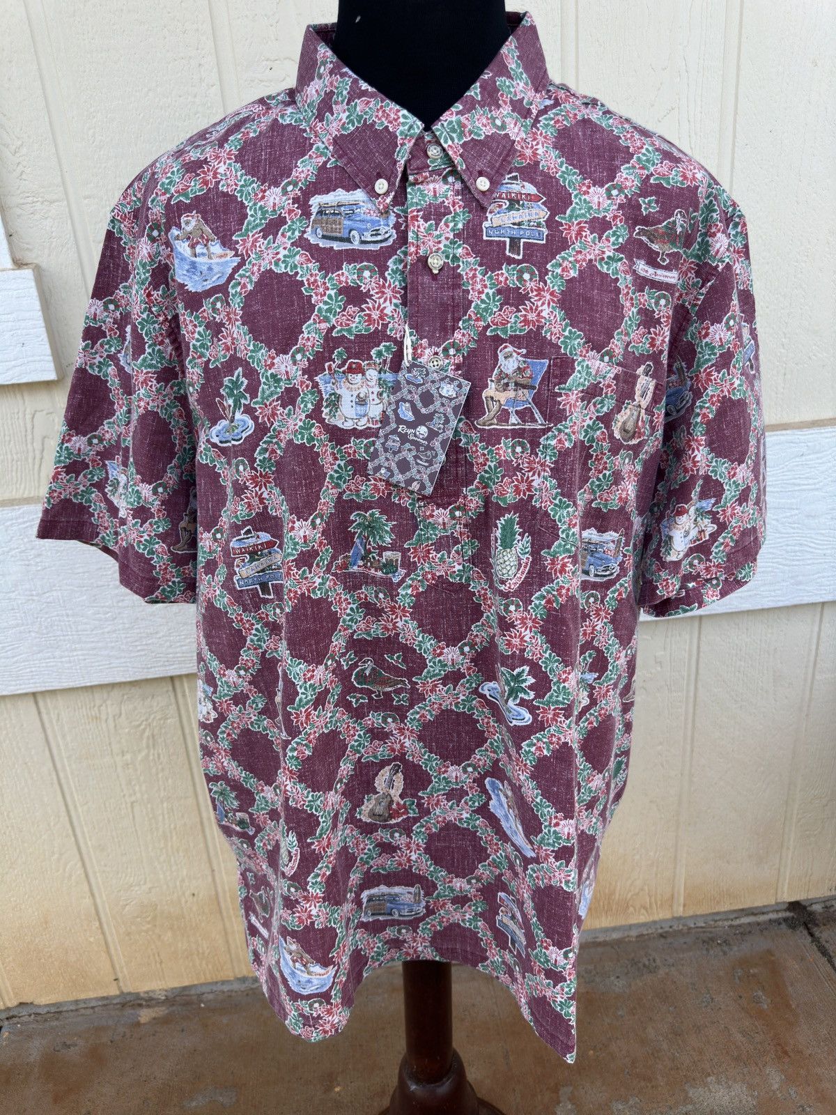 image of New Reyn Spooner Mele Kalikimaka 3/4 Button Men's 2Xl in Red