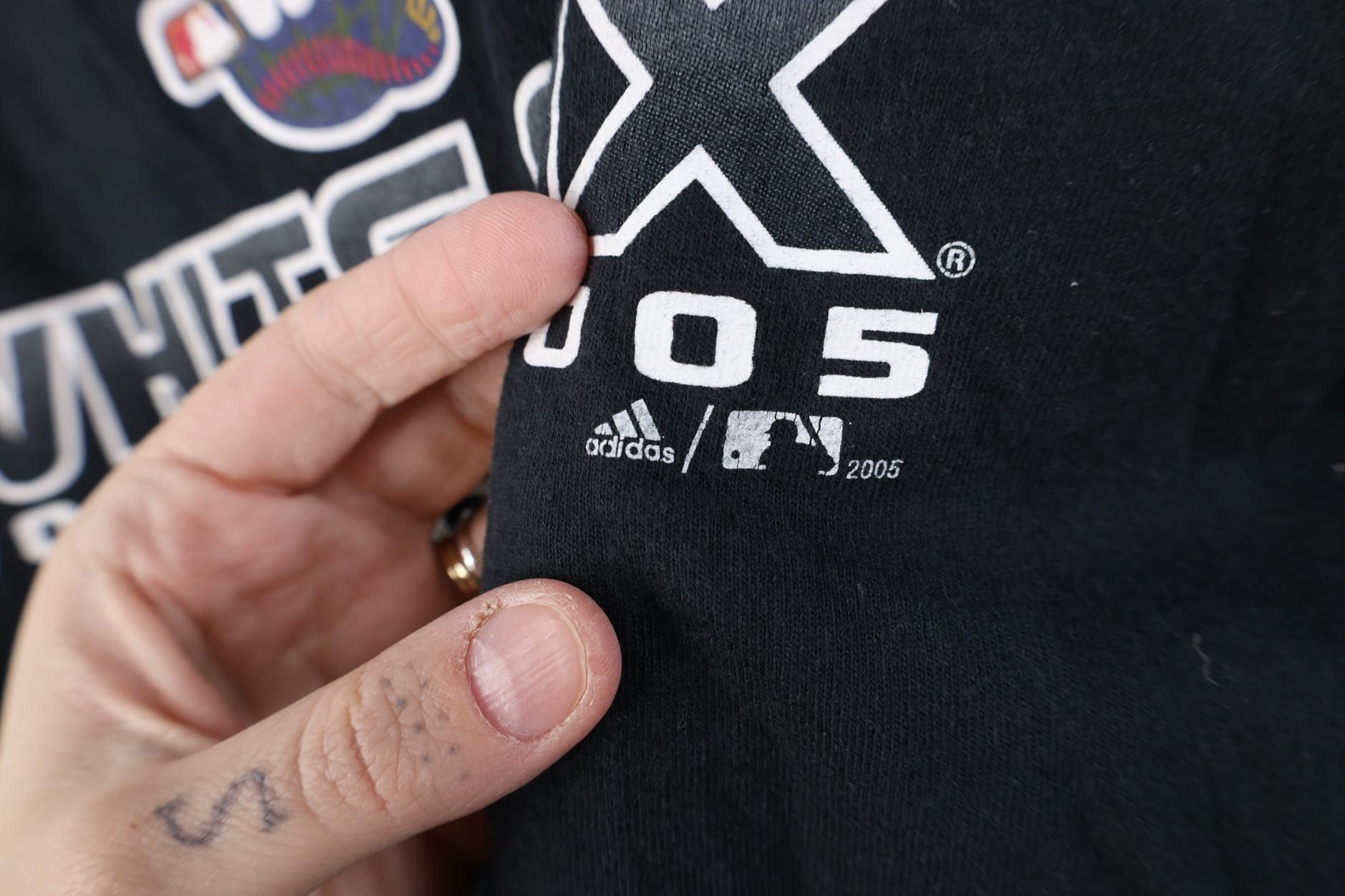 Adidas Vintage Y2K Adidas 2005 World Series Chicago Sox T-Shirt Size US M / EU 48-50 / 2 - 8 Thumbnail