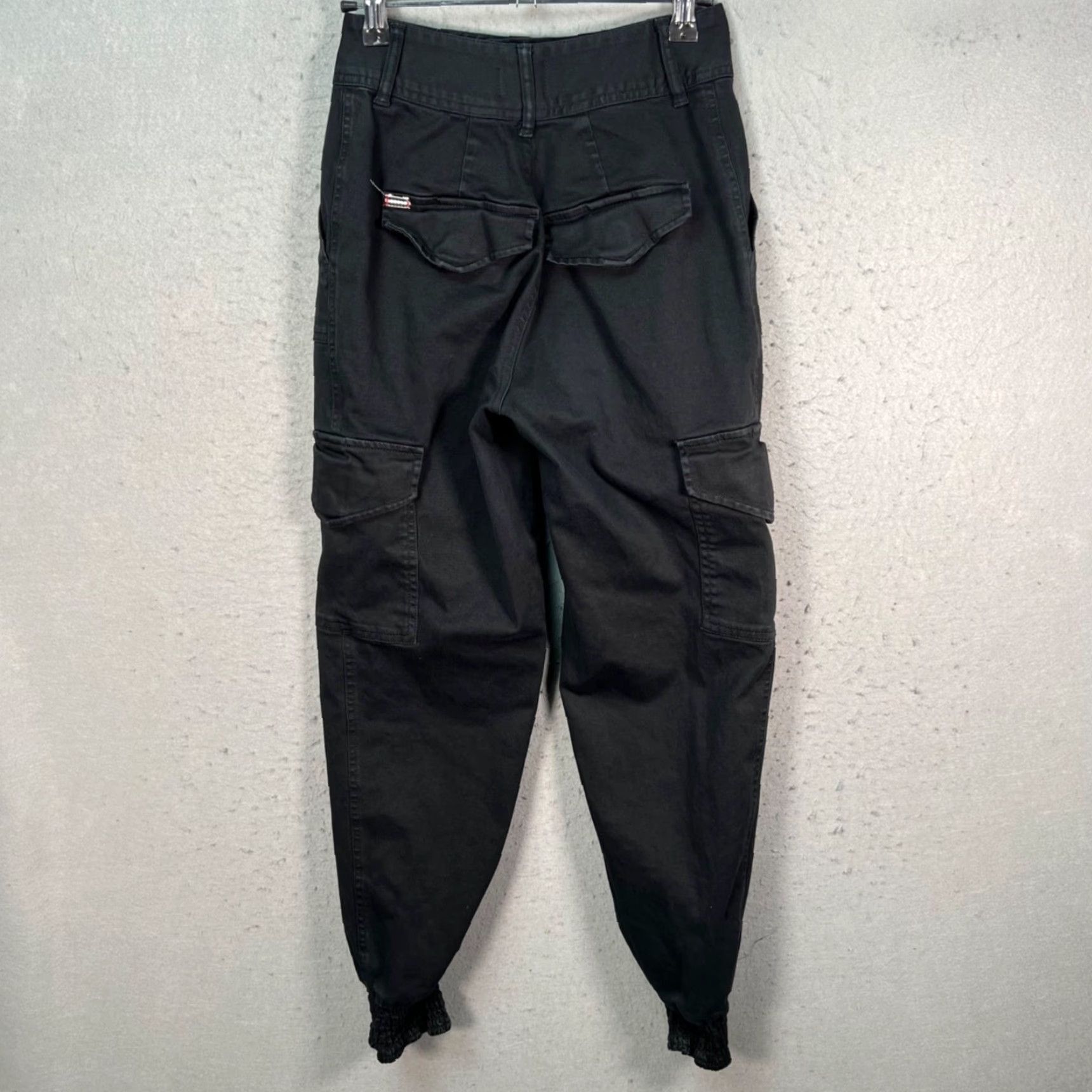 Alice + Olivia Alice + Olivia Womens Cargo Jogger Pants Black 25 Cotton Elastane Tapered High Rise Flat Front Elastic Cuff Adult Womens 90s? Size 42" / US 20 - 2 Thumbnail