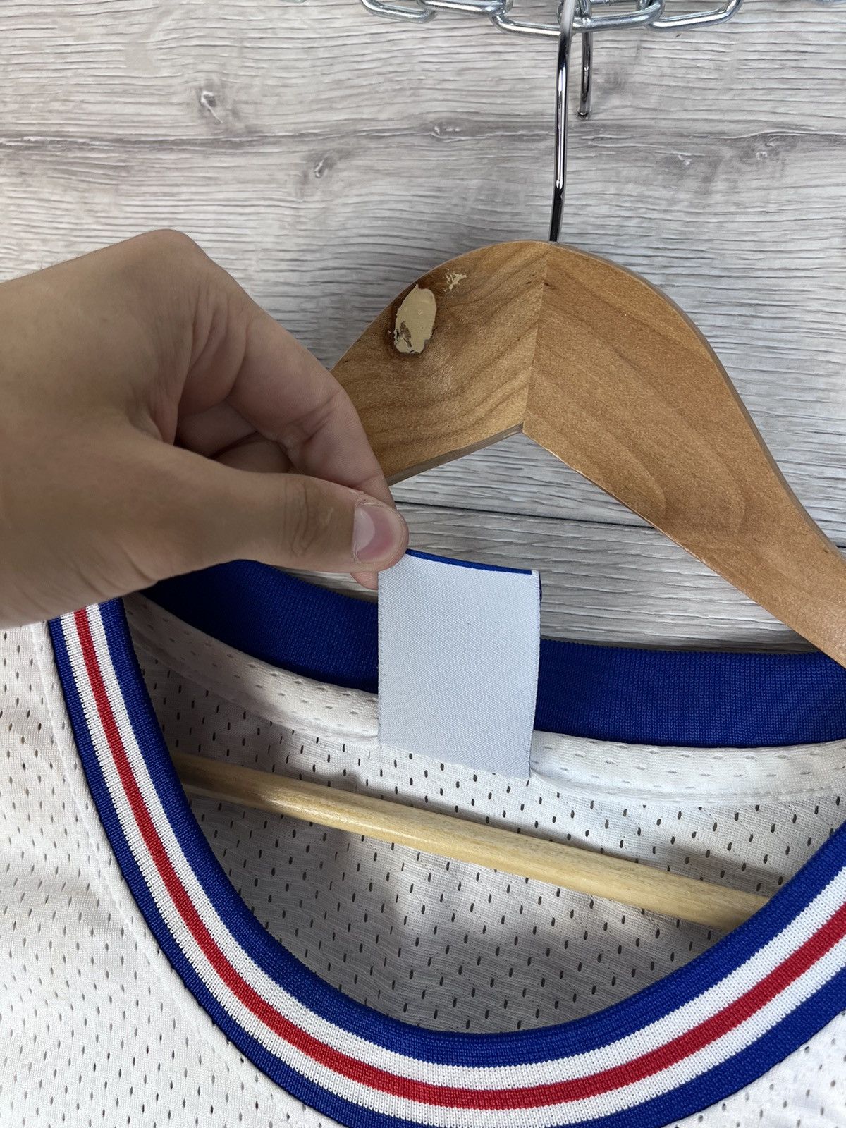 Champion MENS VINTAGE JERSEY TUNE SQUAD CHAMPION BOGS #1 🇺🇸 Size US L / EU 52-54 / 3 - 10 Thumbnail