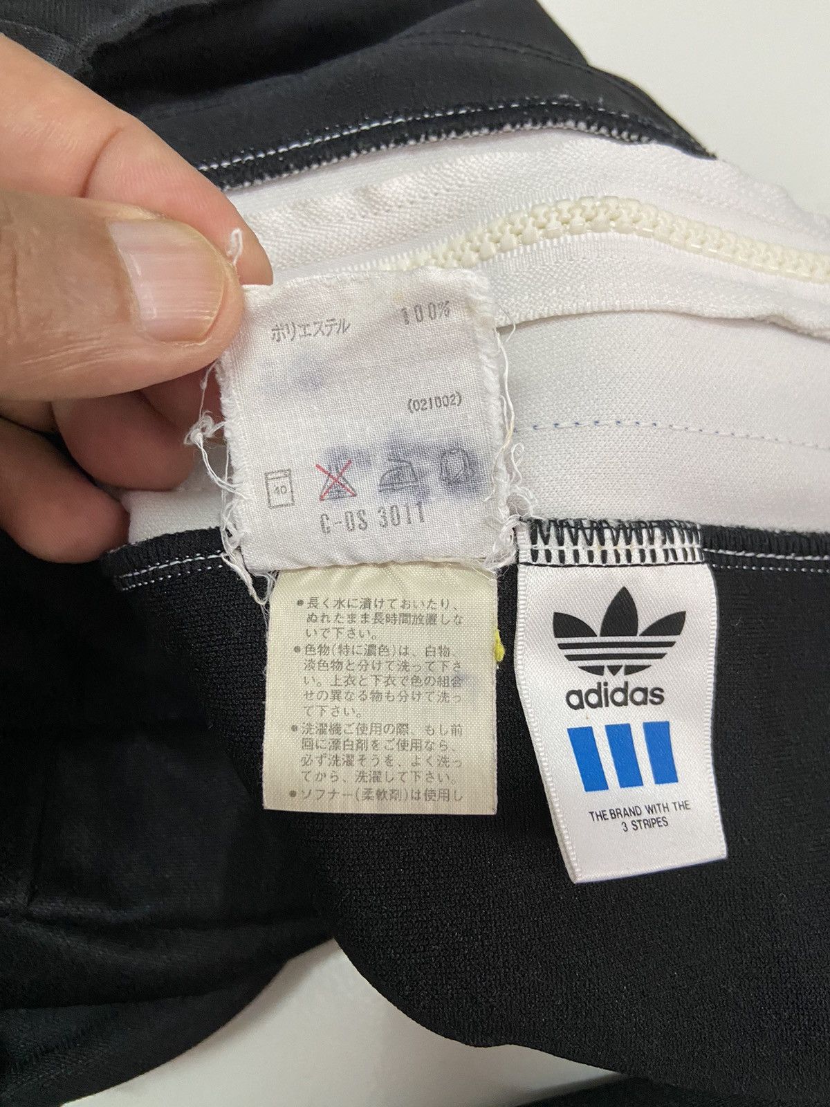 Adidas VINTAGE ADIDAS BASKETBALL ZIPPER TRACK PANTS Size US 36 / EU 52 - 9 Thumbnail