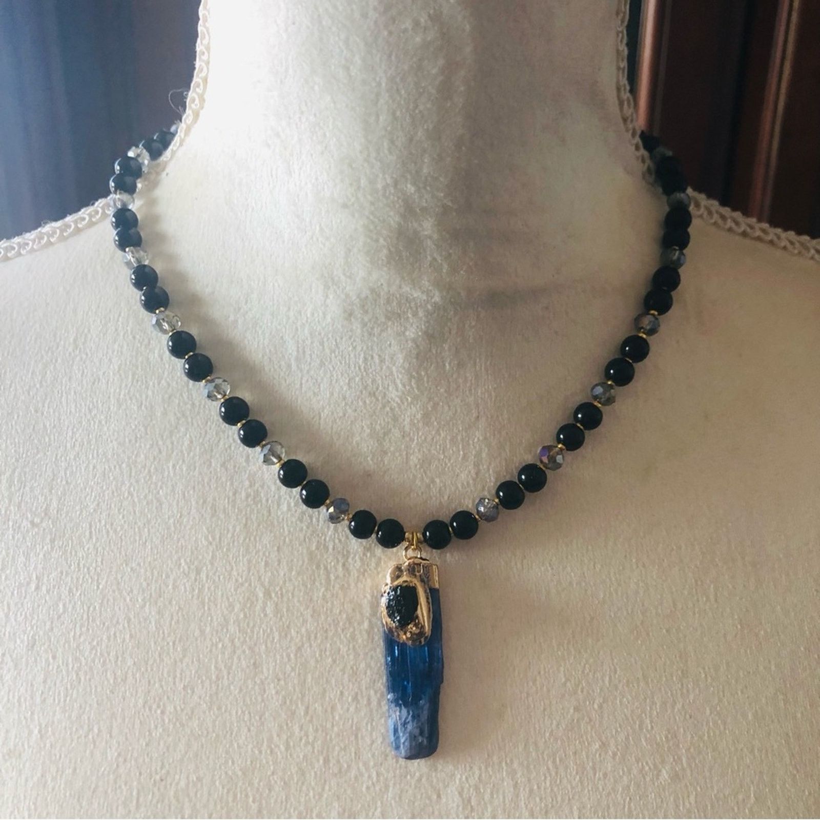 Handmade Handcrafted repurpose kyanite and black onyx Pearl necklace Size ONE SIZE - 3 Thumbnail