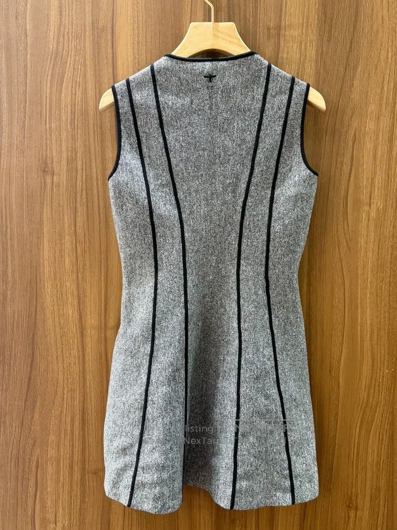 Dior Dior Bee embroidered logo knitted dress Size XS / US 0-2 / IT 36-38 - 2 Thumbnail