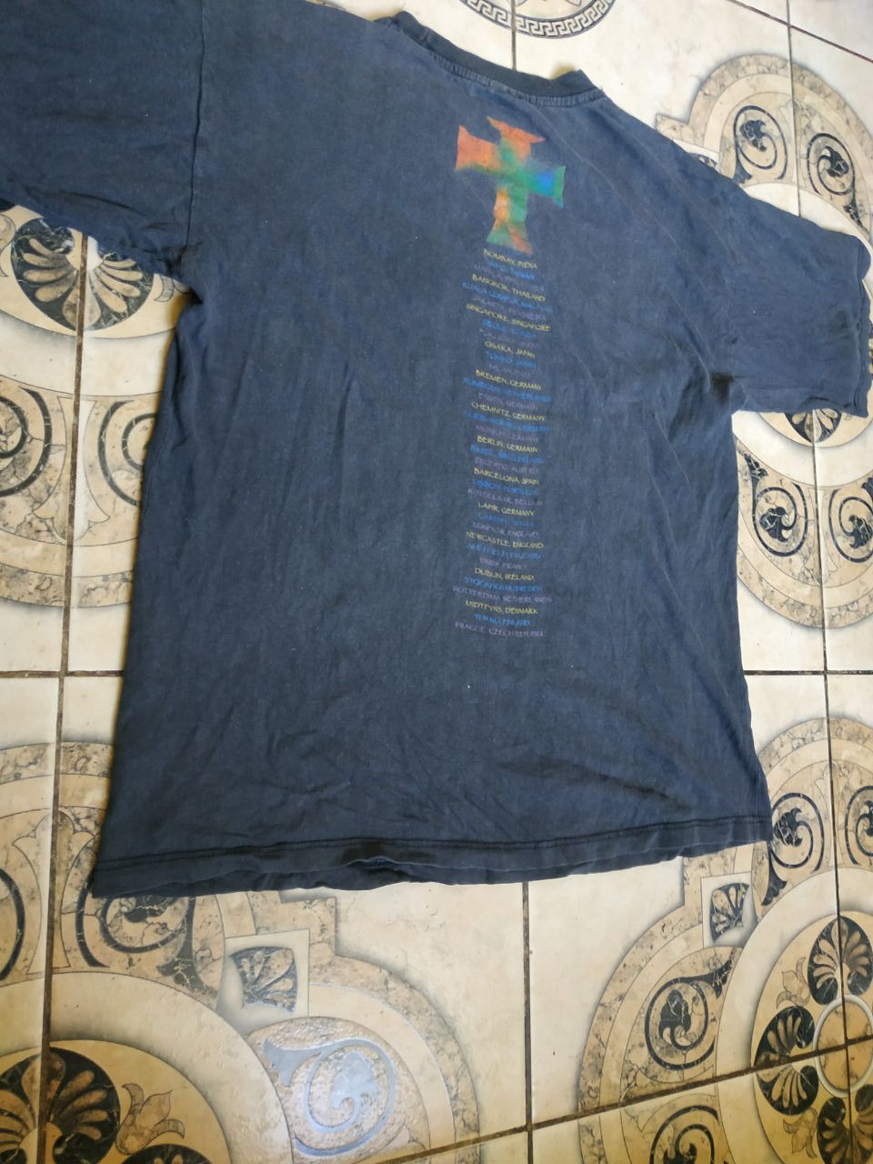 Vintage Vintage 90s Bon Jovi Cross Road Tour Tee XL Faded Size US XL / EU 56 / 4 - 16 Thumbnail