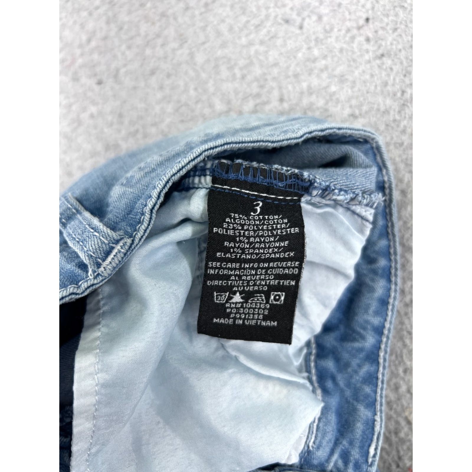 Fashion Nova Fashion Nova Jeans Women Flared Denim Distressed Mid Jeans 22x30 Blue 3 5-Pocket Denim Cotton Blend Zipper Mid Rise Vintage No Size 26" / US 2 / IT 38 - 7 Thumbnail