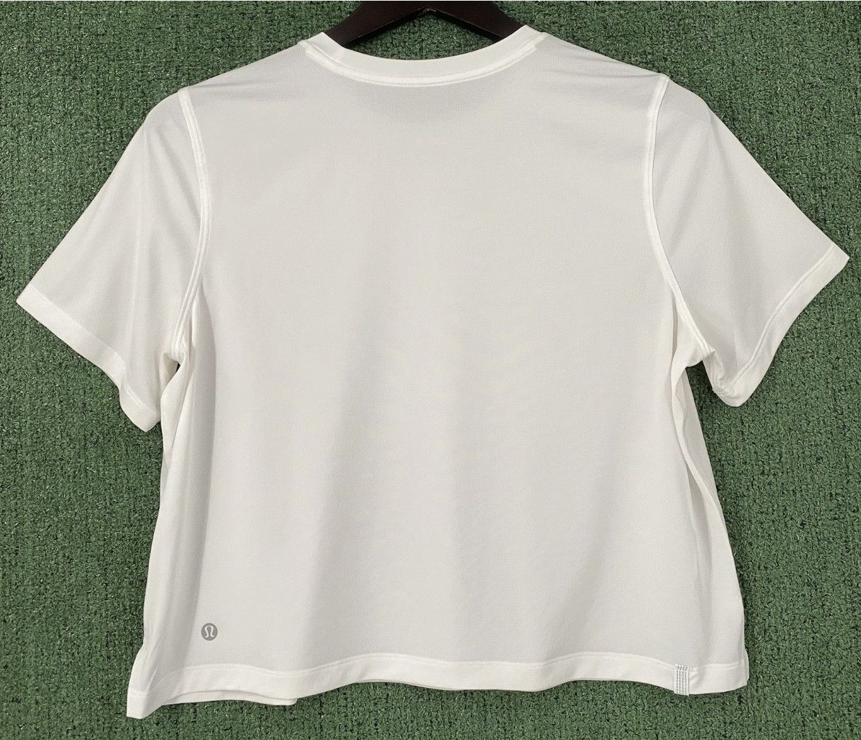 Lululemon Lululemon Ultralight Cropped White T -Shirt Women’s Size 10 Size L / US 10 / IT 46 - 3 Thumbnail