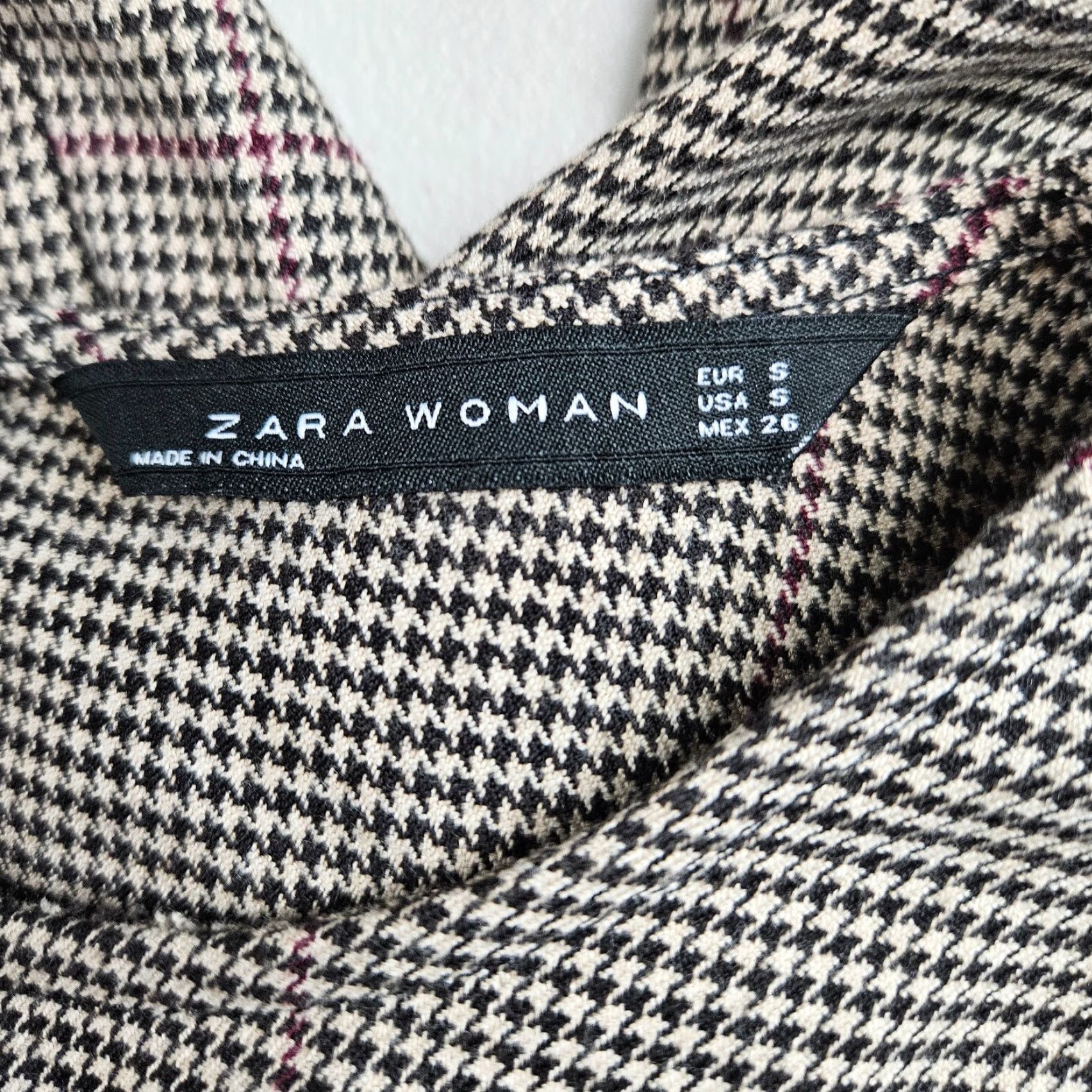 Zara Zara Womens Top Sz Small Tan Black Houdstooth Faux Fur Cuff 3/4 Sleeve Blouse Womens Small Black 3/4 Sleeve Turndown Neck? Size S / US 4 / IT 40 - 5 Thumbnail
