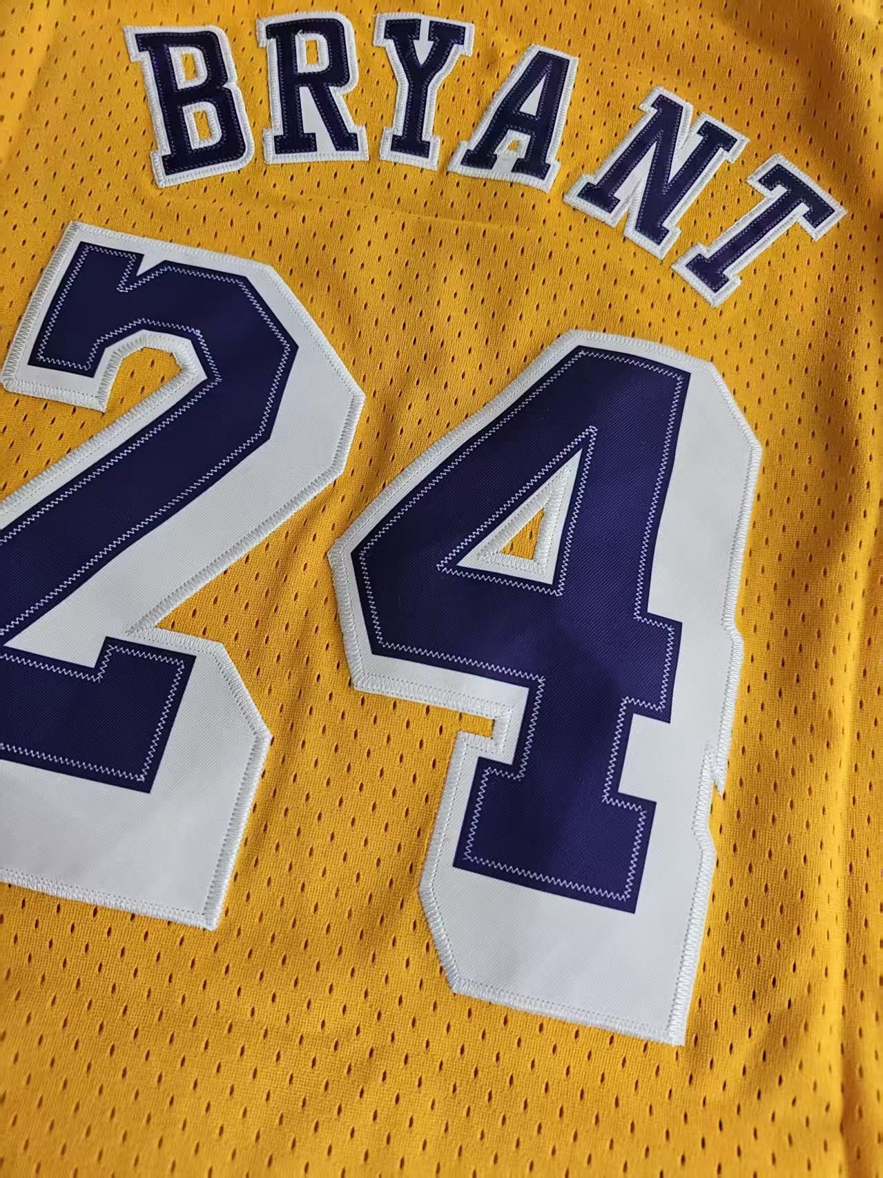 NBA 2007 08 Laker #24 Kobe Bryant Jersey Size US XL / EU 56 / 4 - 3 Thumbnail