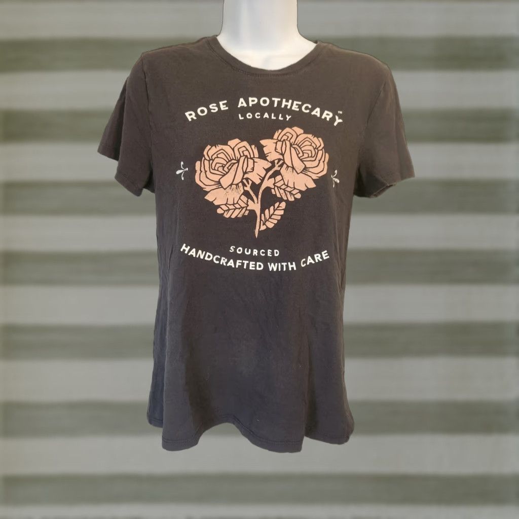 Vintage VINTAGE Schitt's Creek Rose Apothecary Handcrafted With Care Women's Gray T-Shirt XS Size XS / US 0-2 / IT 36-38 - 1 Thumbnail